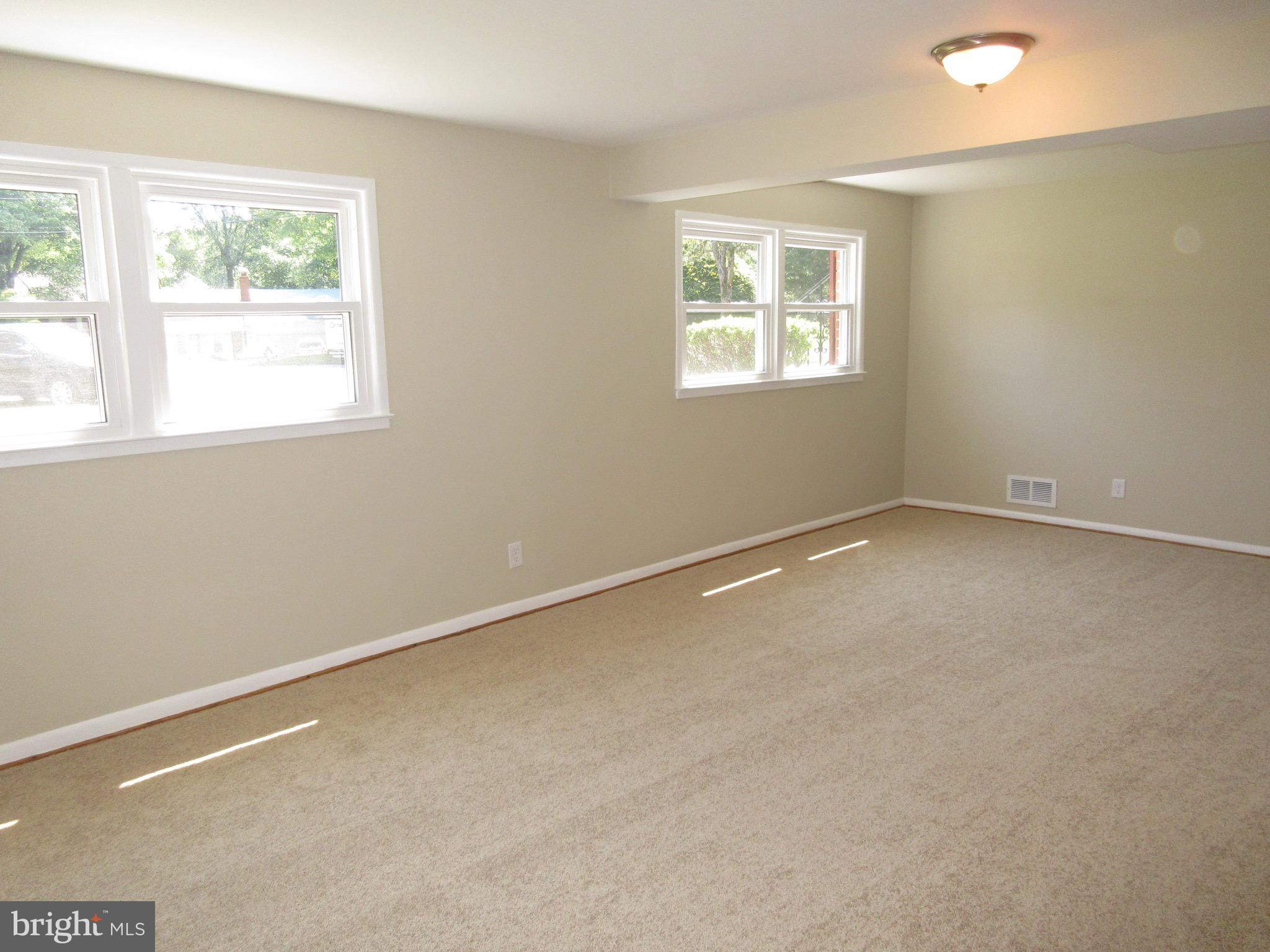 BROYHILL LANGLEY ESTATES - Residential Lease