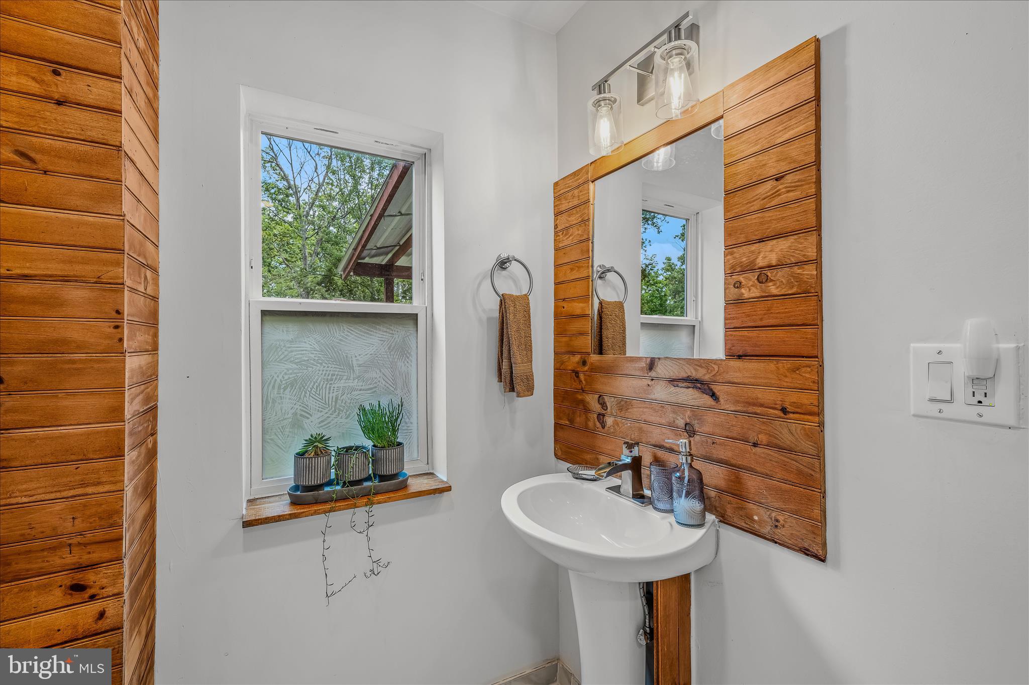 HAPPY VALLEY RETREAT - Residential