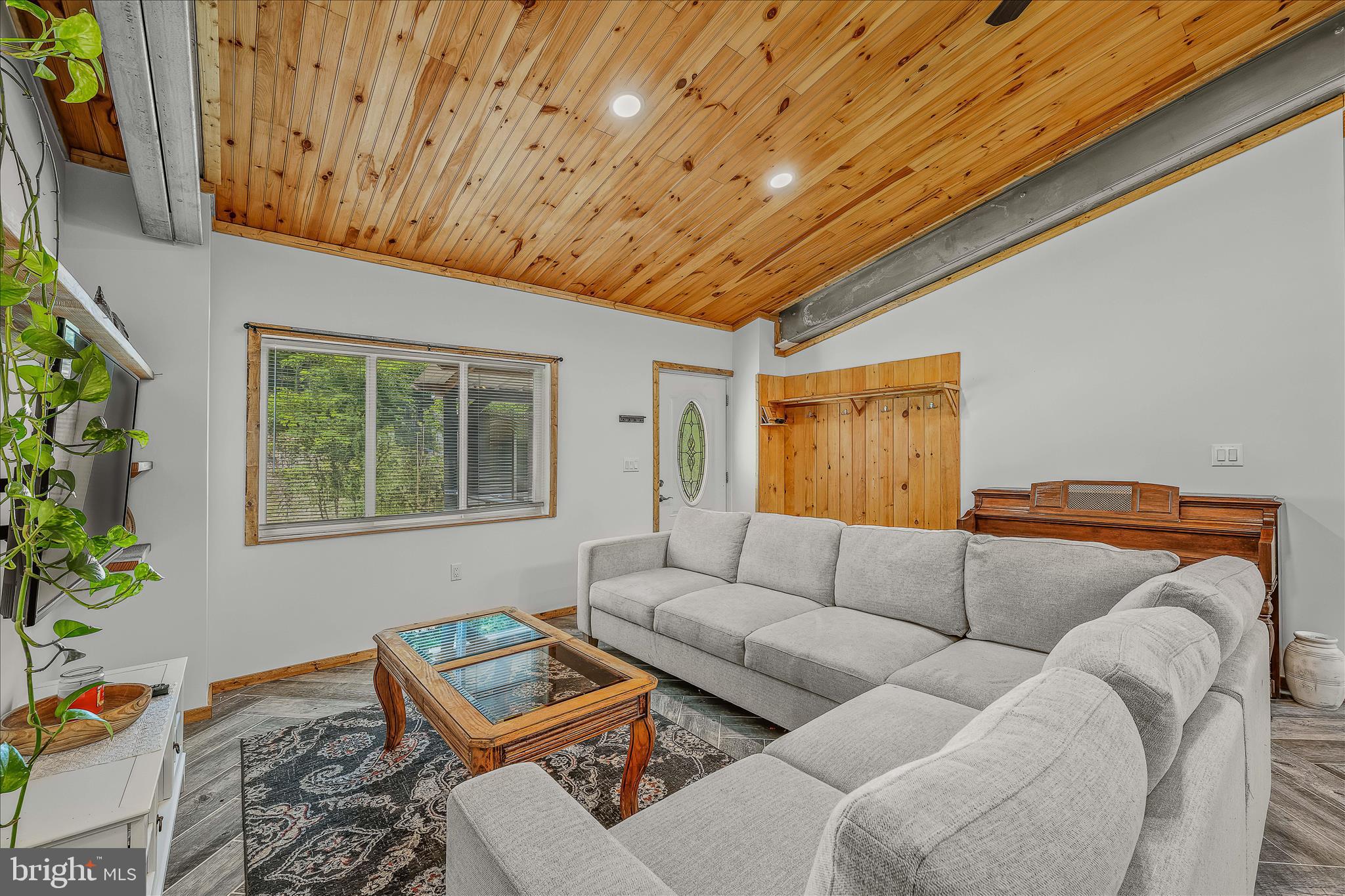 HAPPY VALLEY RETREAT - Residential