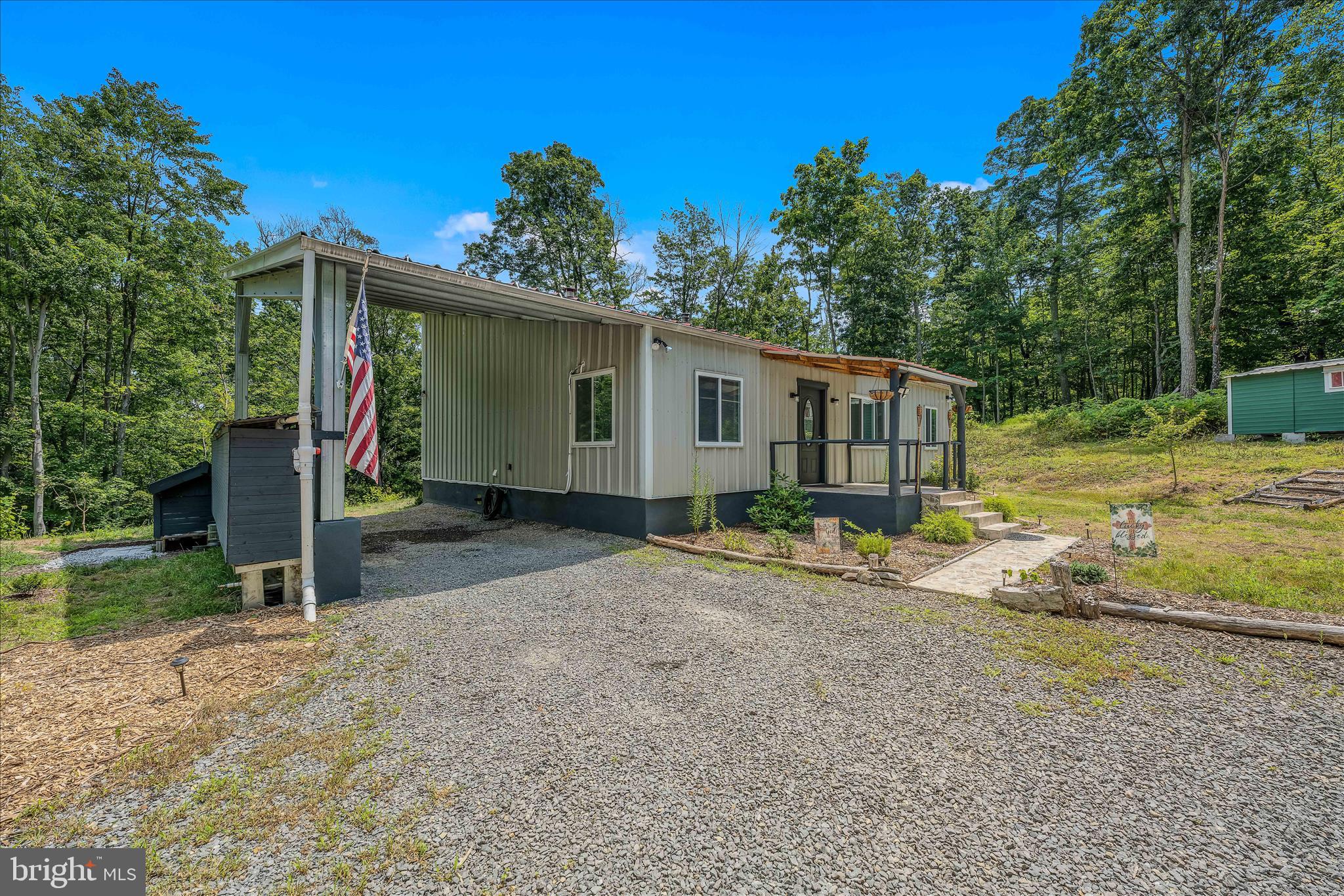 HAPPY VALLEY RETREAT - Residential