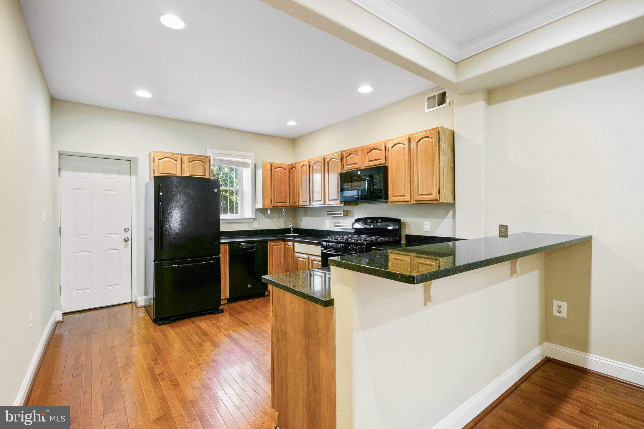 HIGHLAND - Residential Lease