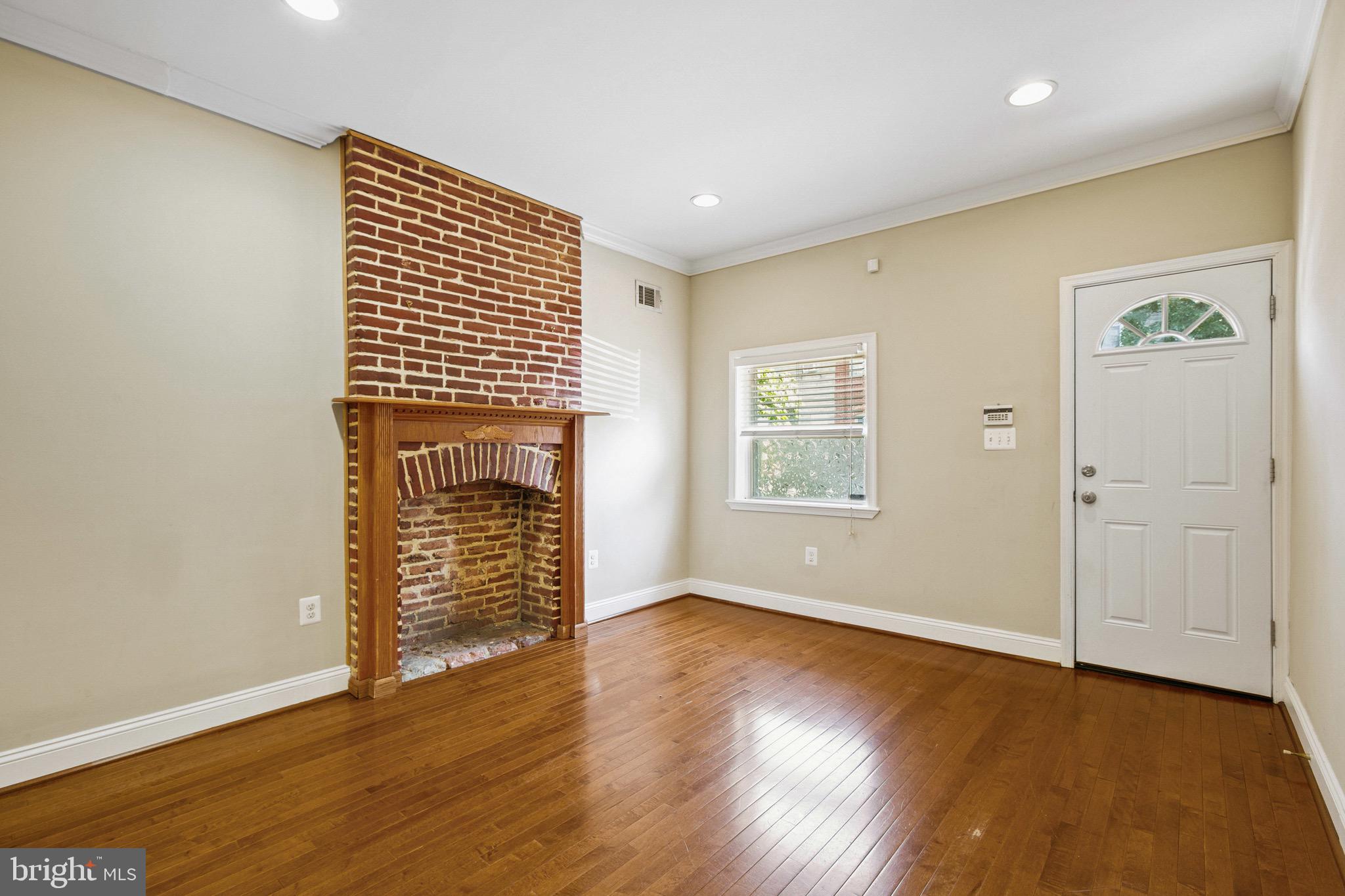 HIGHLAND - Residential Lease