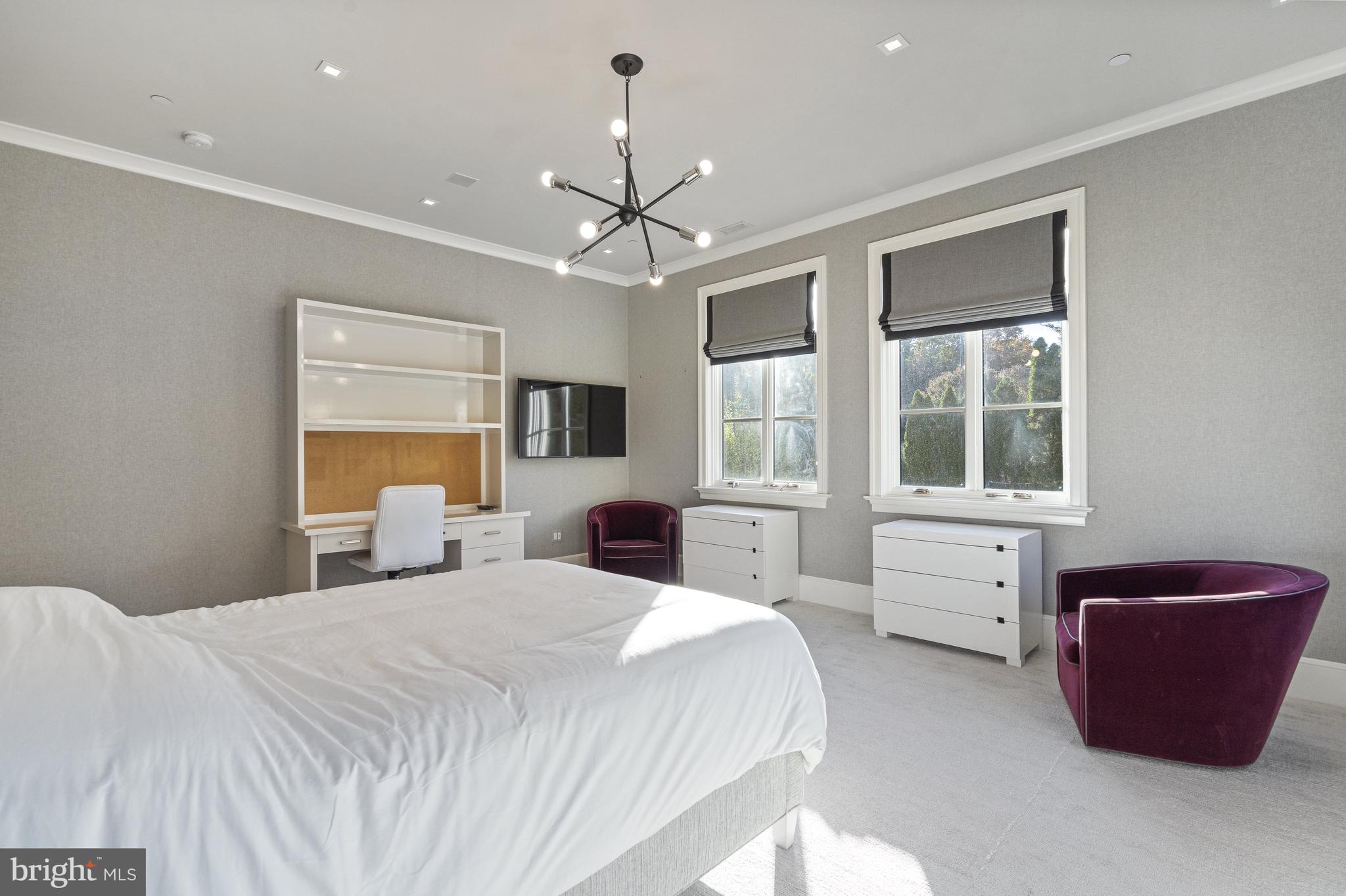 PHILLIPS PARK - Residential