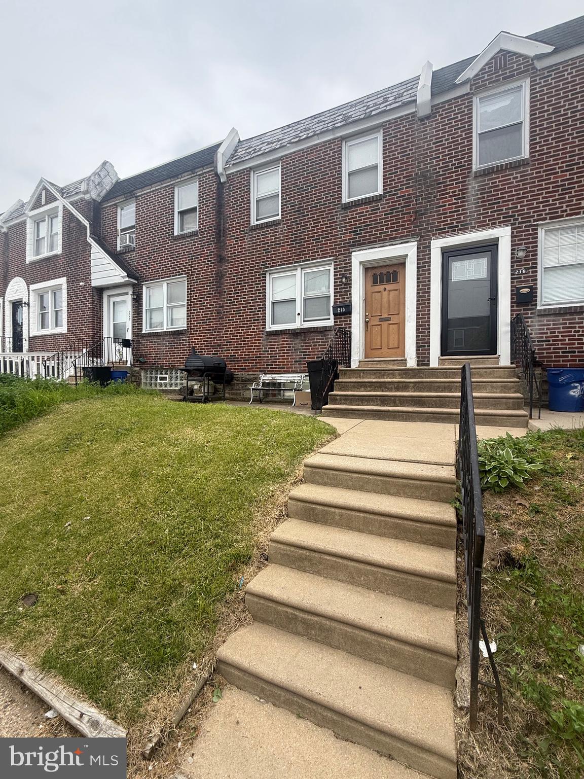 LAWNCREST - Residential