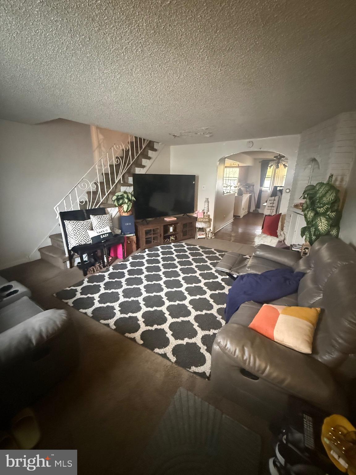 LAWNCREST - Residential