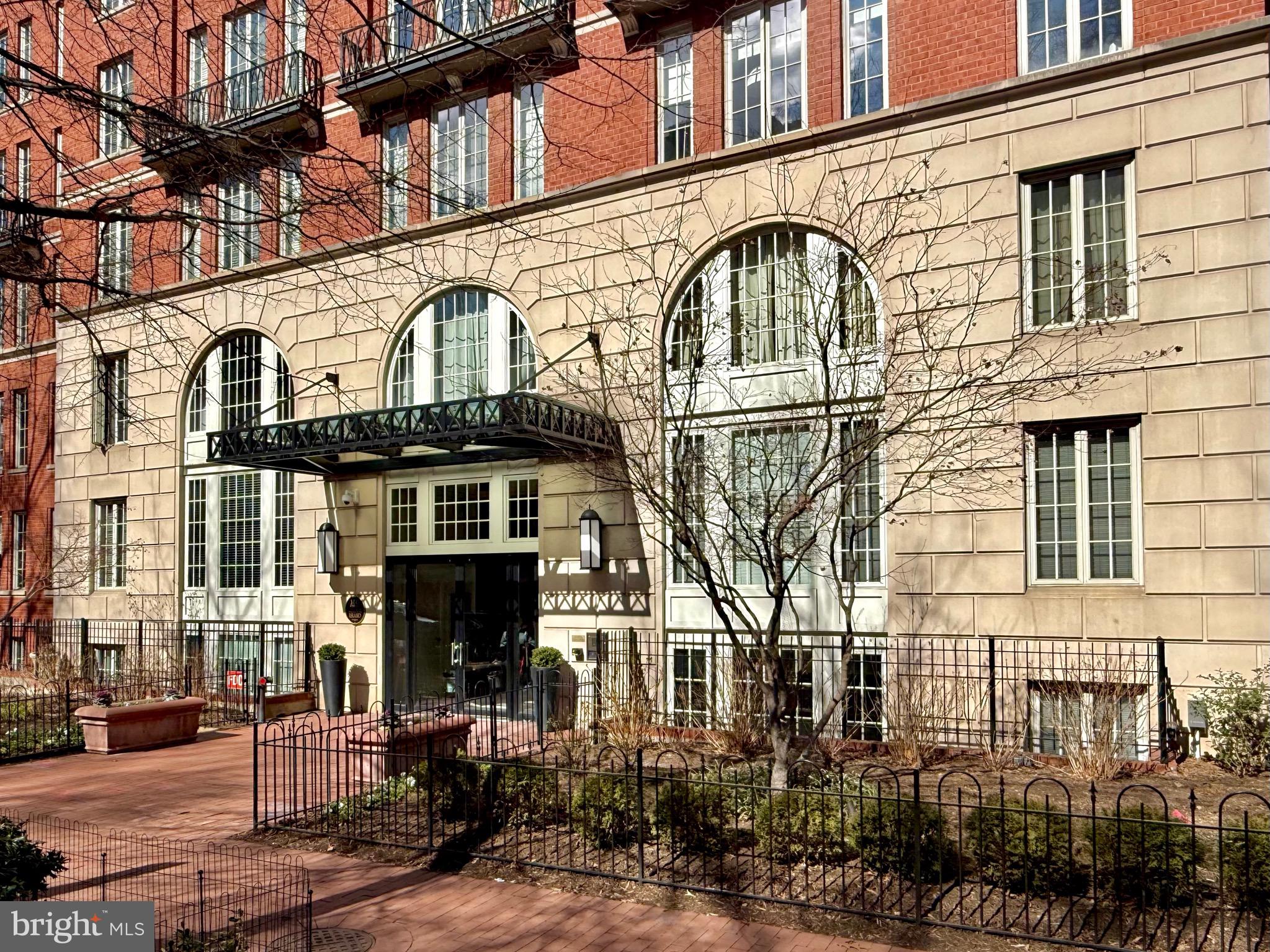 LOGAN CIRCLE - Residential