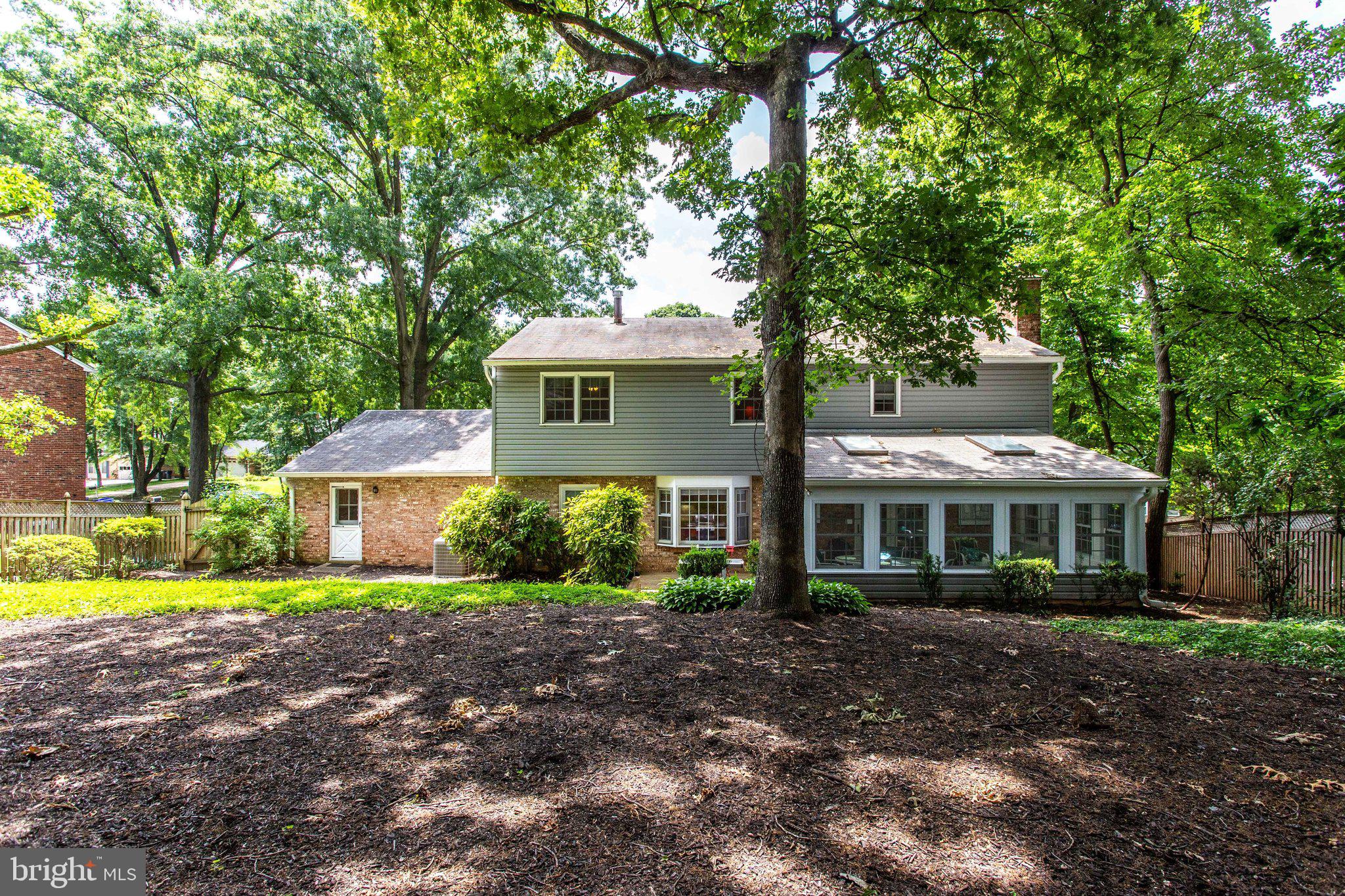 MC LEAN HAMLET - Residential