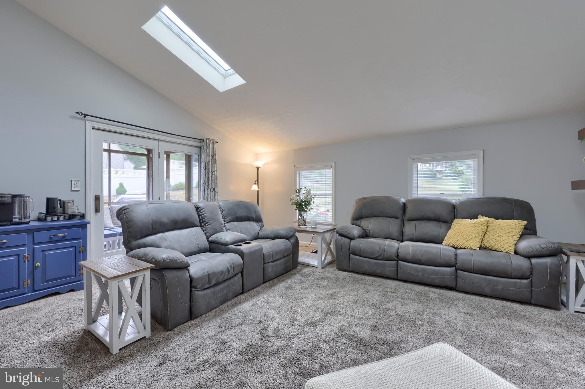REGENTS HILL - Residential