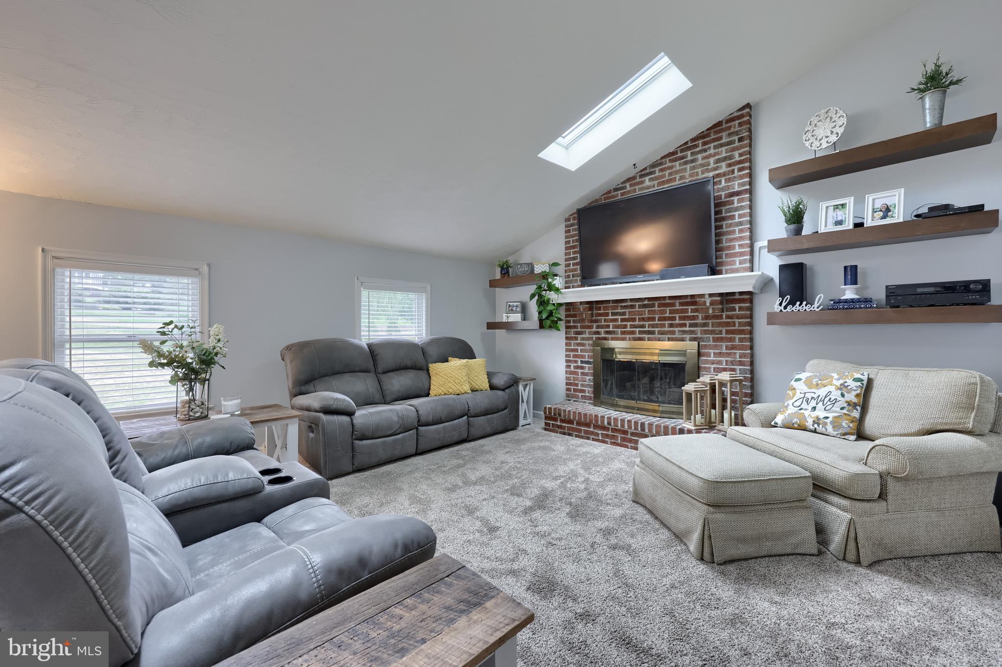 REGENTS HILL - Residential
