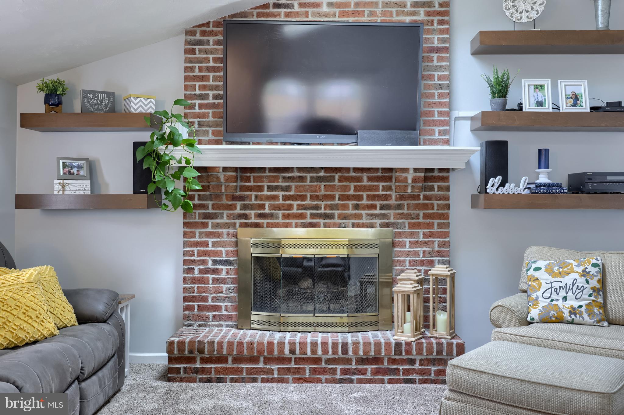 REGENTS HILL - Residential