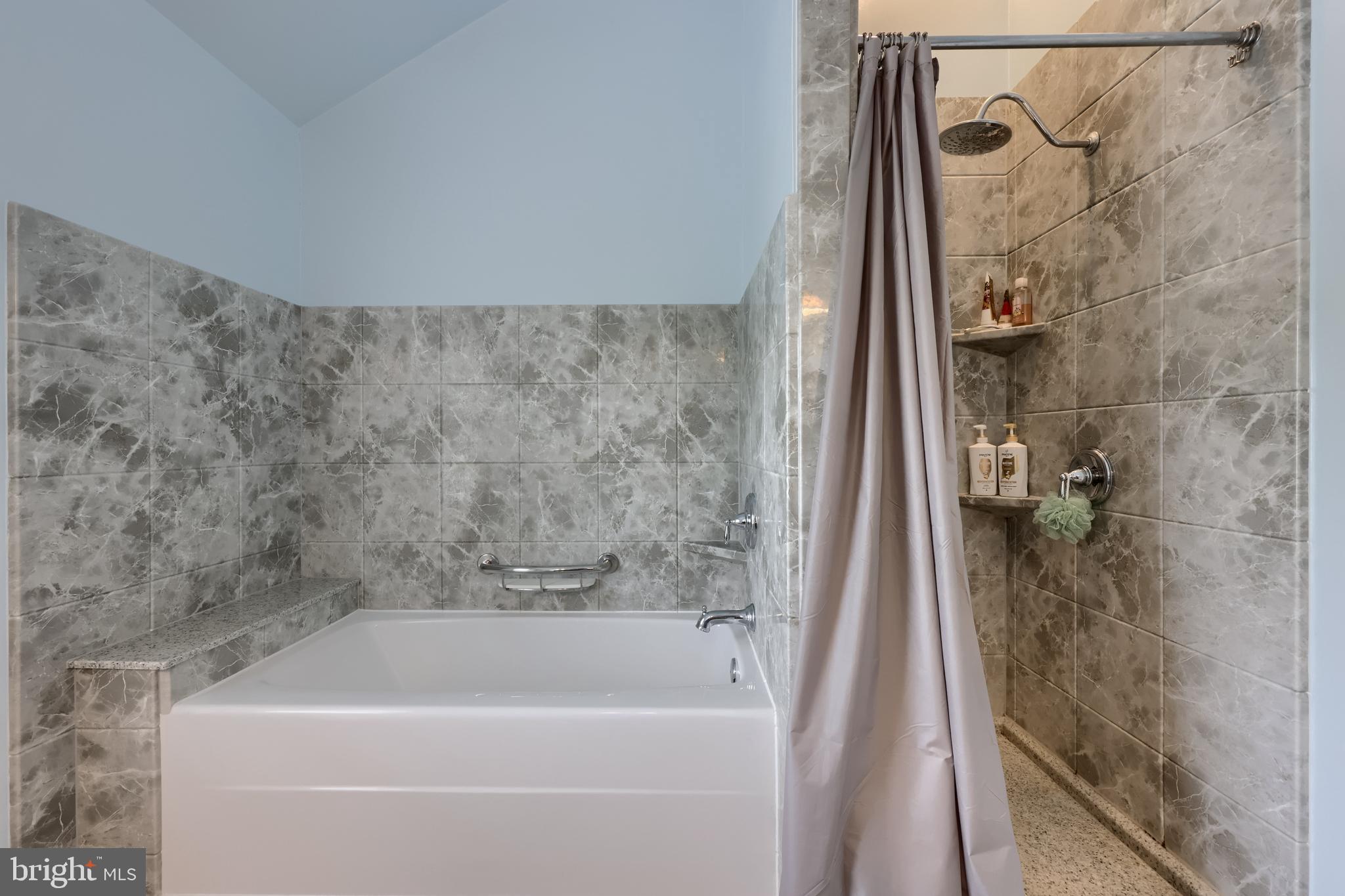 REGENTS HILL - Residential