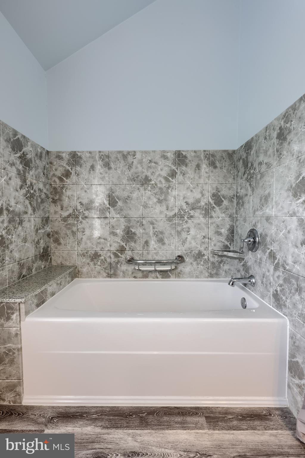 REGENTS HILL - Residential