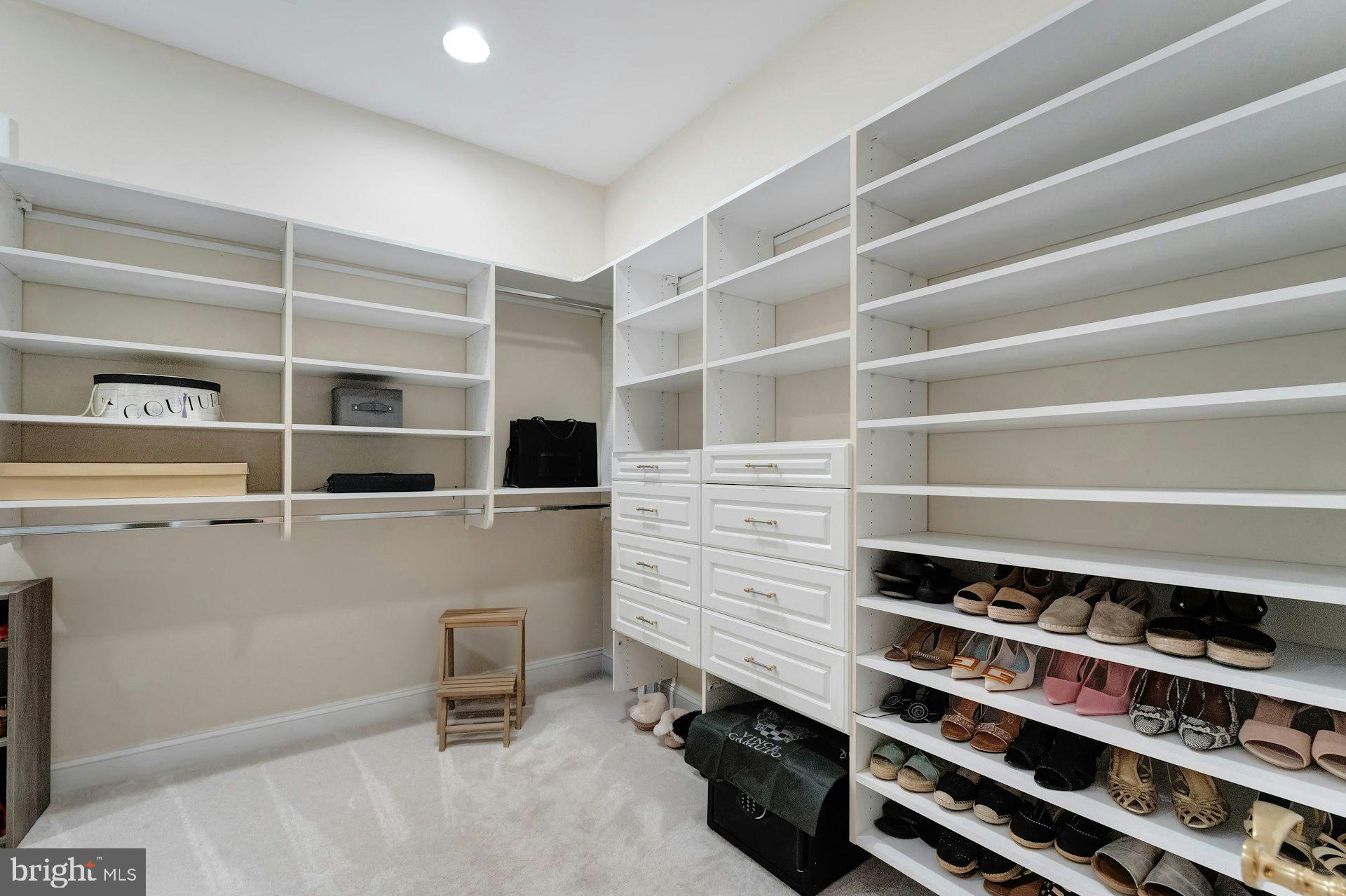 BEACON HILL - Residential