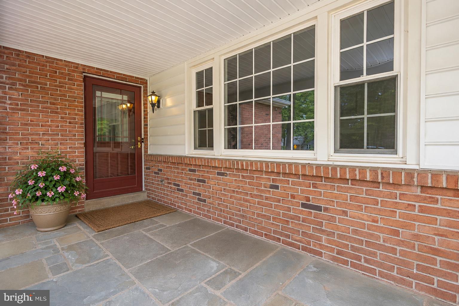 PEBBLE HILL - Residential
