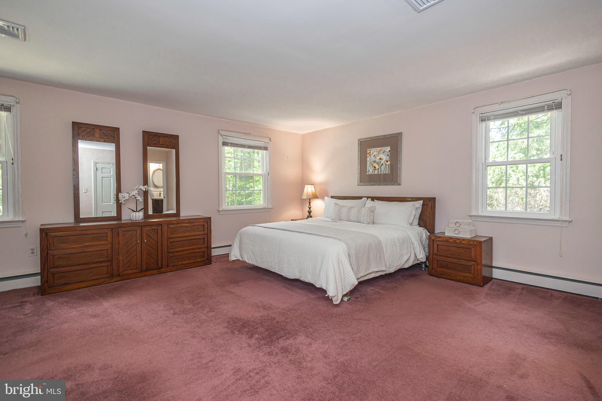 PEBBLE HILL - Residential
