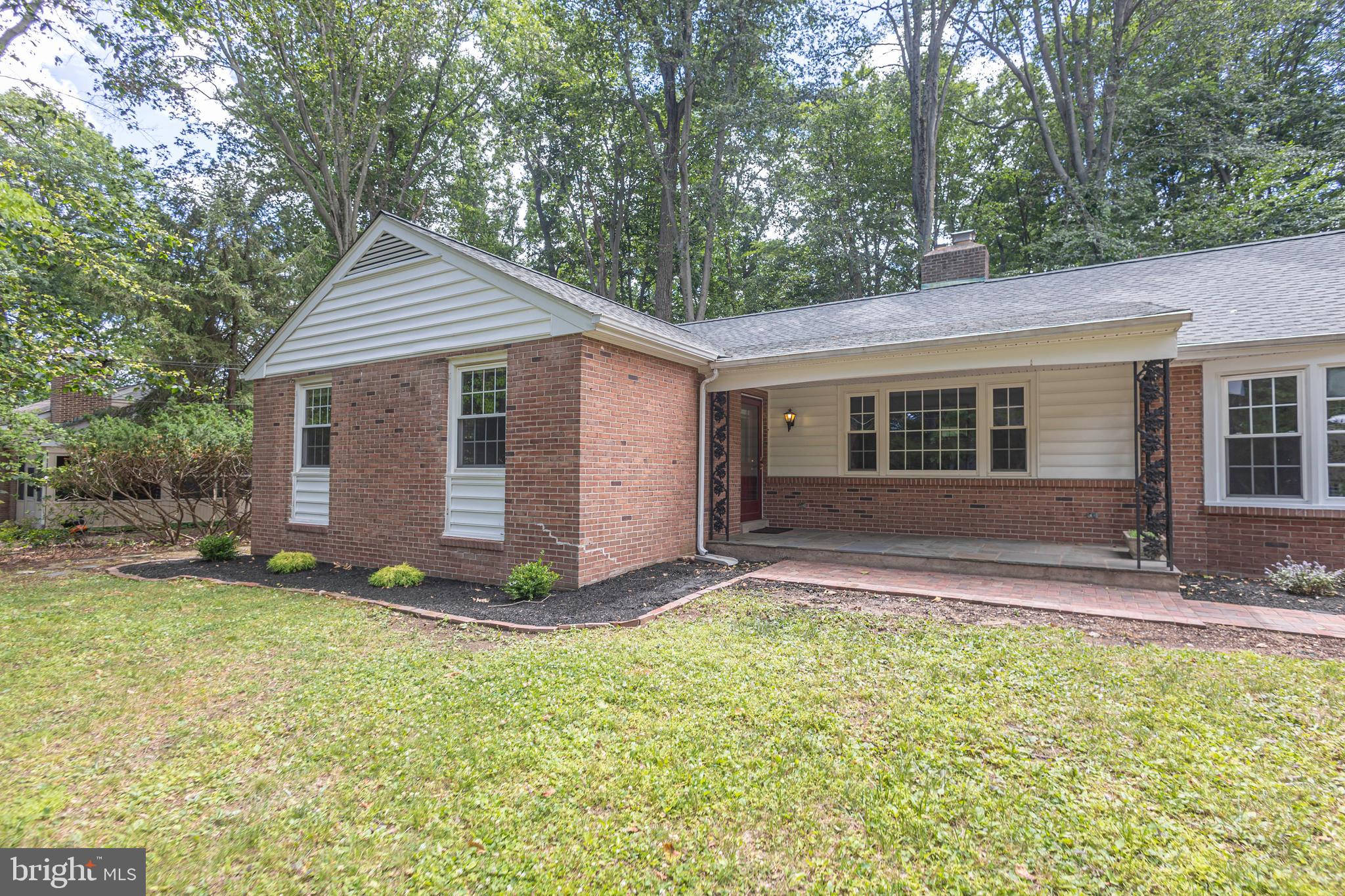 PEBBLE HILL - Residential