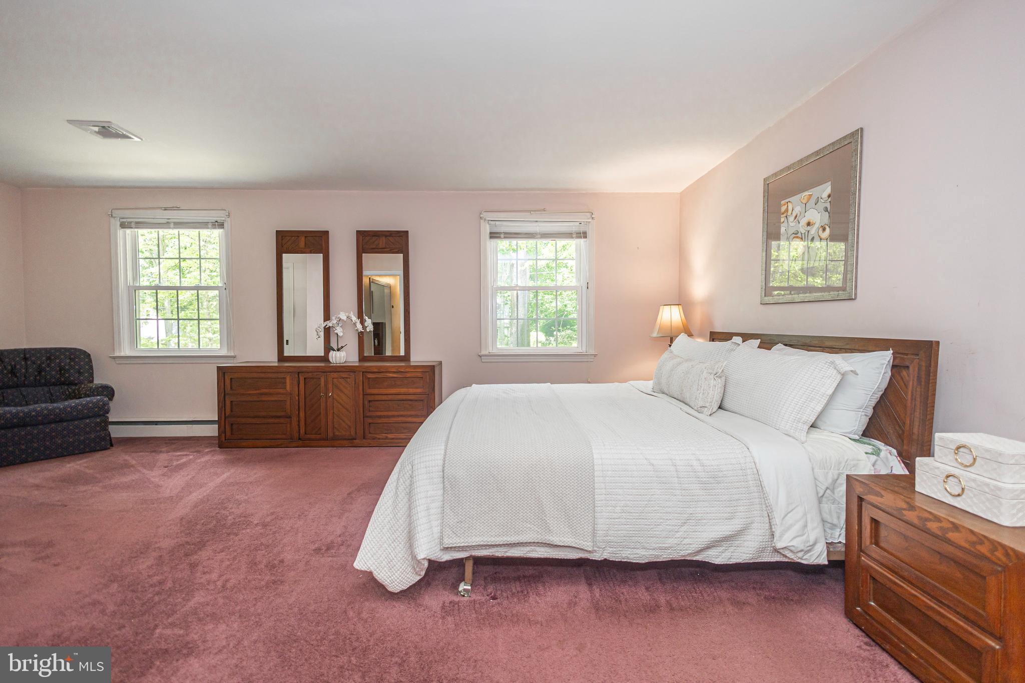 PEBBLE HILL - Residential