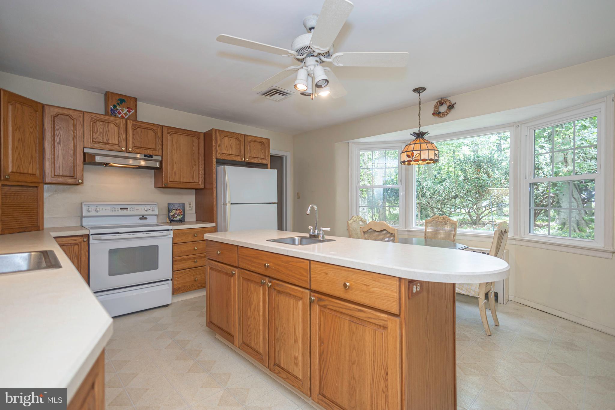 PEBBLE HILL - Residential