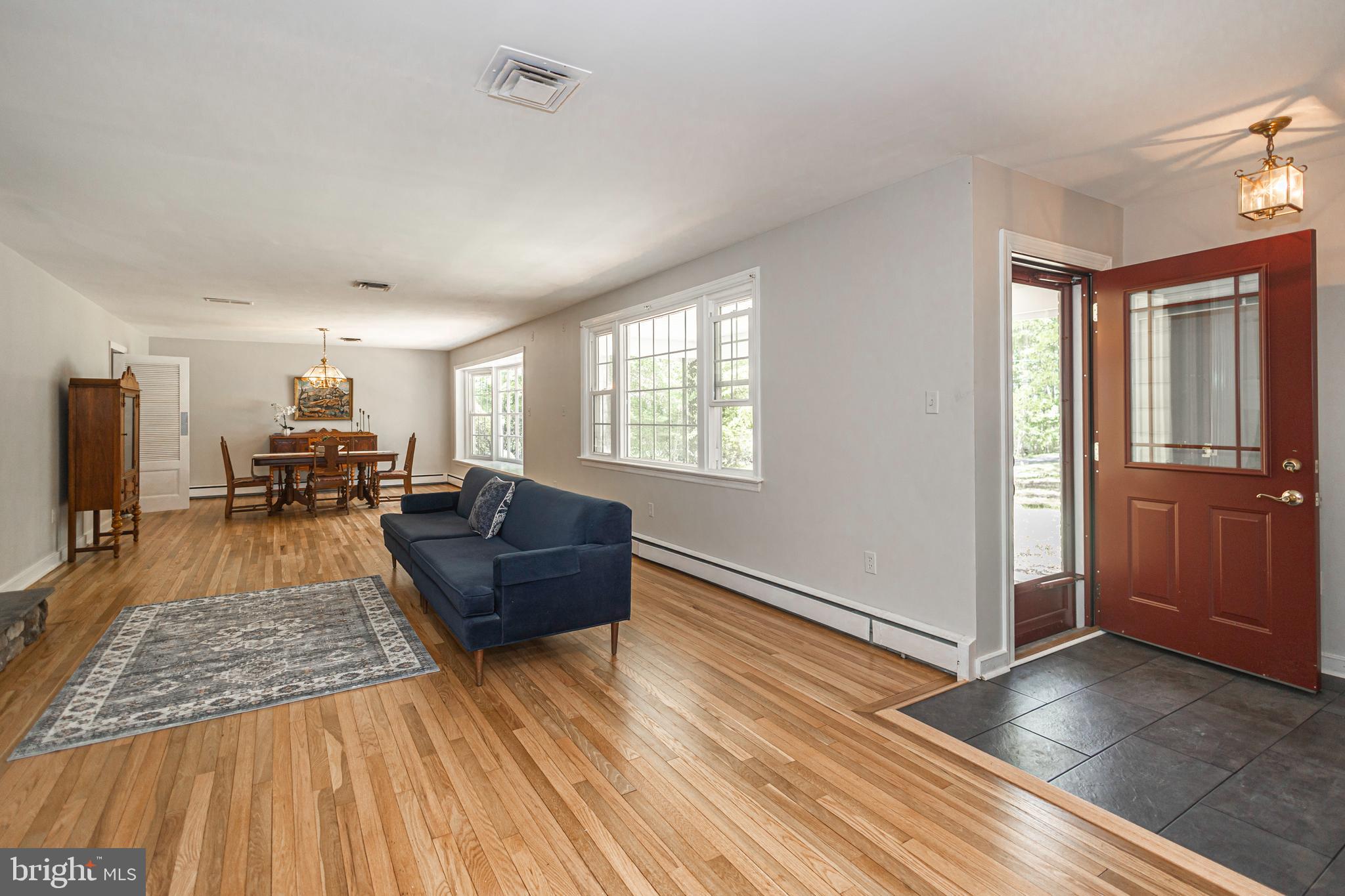 PEBBLE HILL - Residential