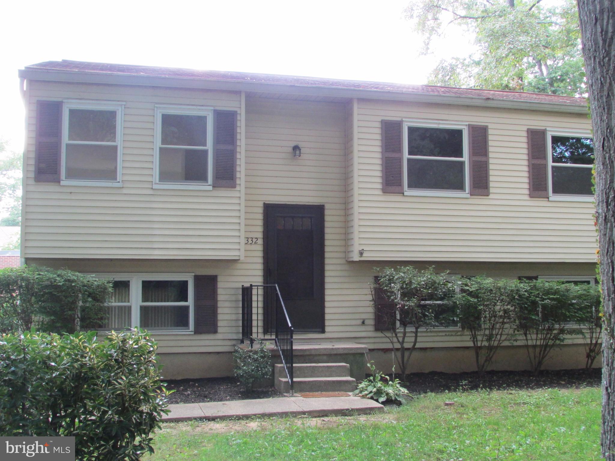 3 Bedroom Split foyer duplex located in the Severna Park school district. This home features new paint, carpet and vinyl wood floors.  Large family room in basement, as well as a large unfinished space...could be used for storage, crafts or exercise room. Large yard and plenty of space for parking.  Dogs case by case.  NO CATS.