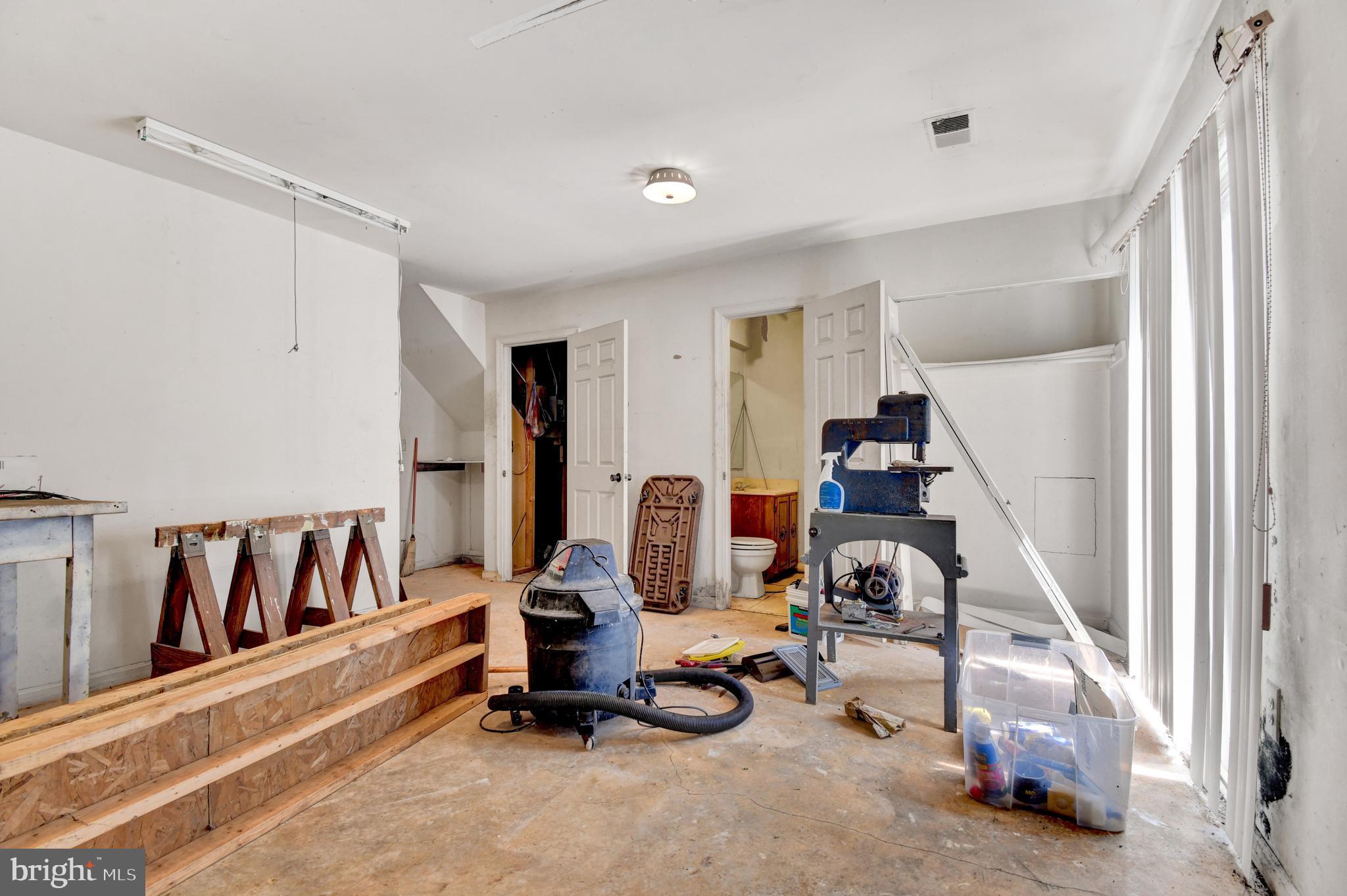 WOODSTREAM EAST - Residential
