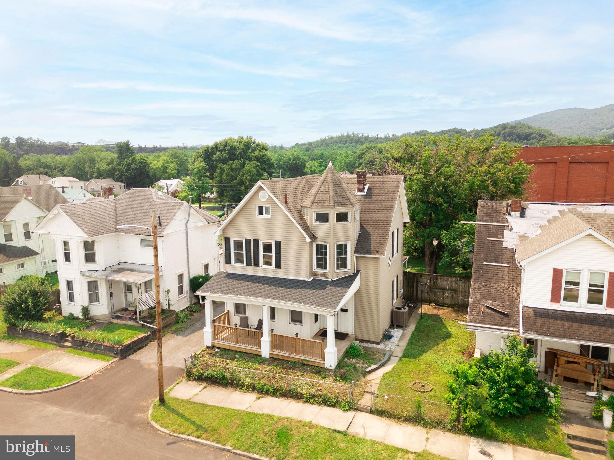 SOUTH END - Residential