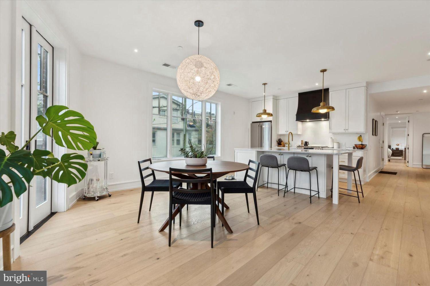 CHESTNUT HILL - Residential