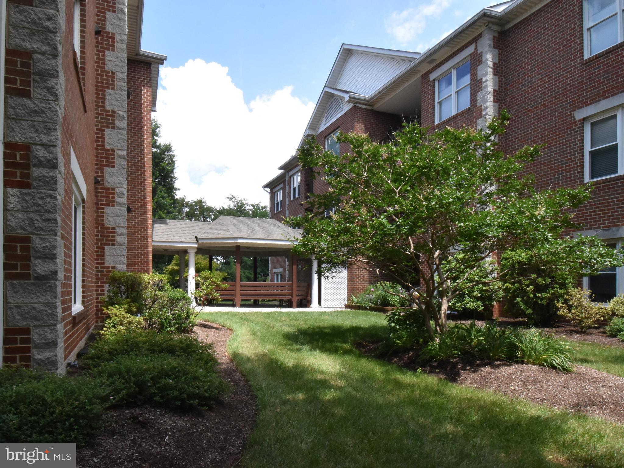 ALBERT COURTS - Residential