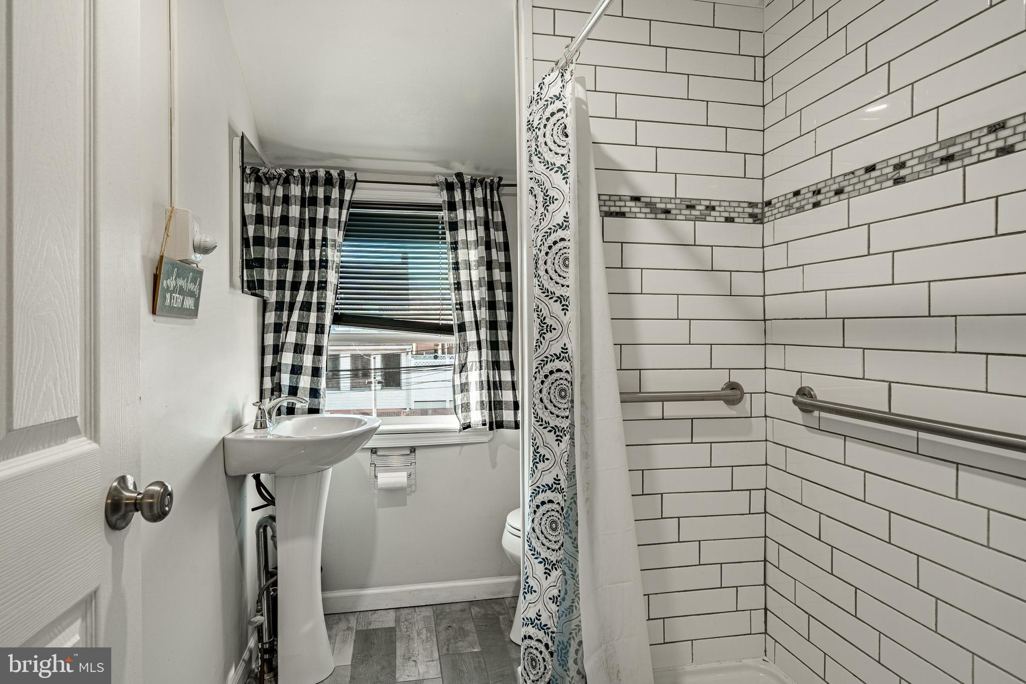 LEEDOM ESTS - Residential