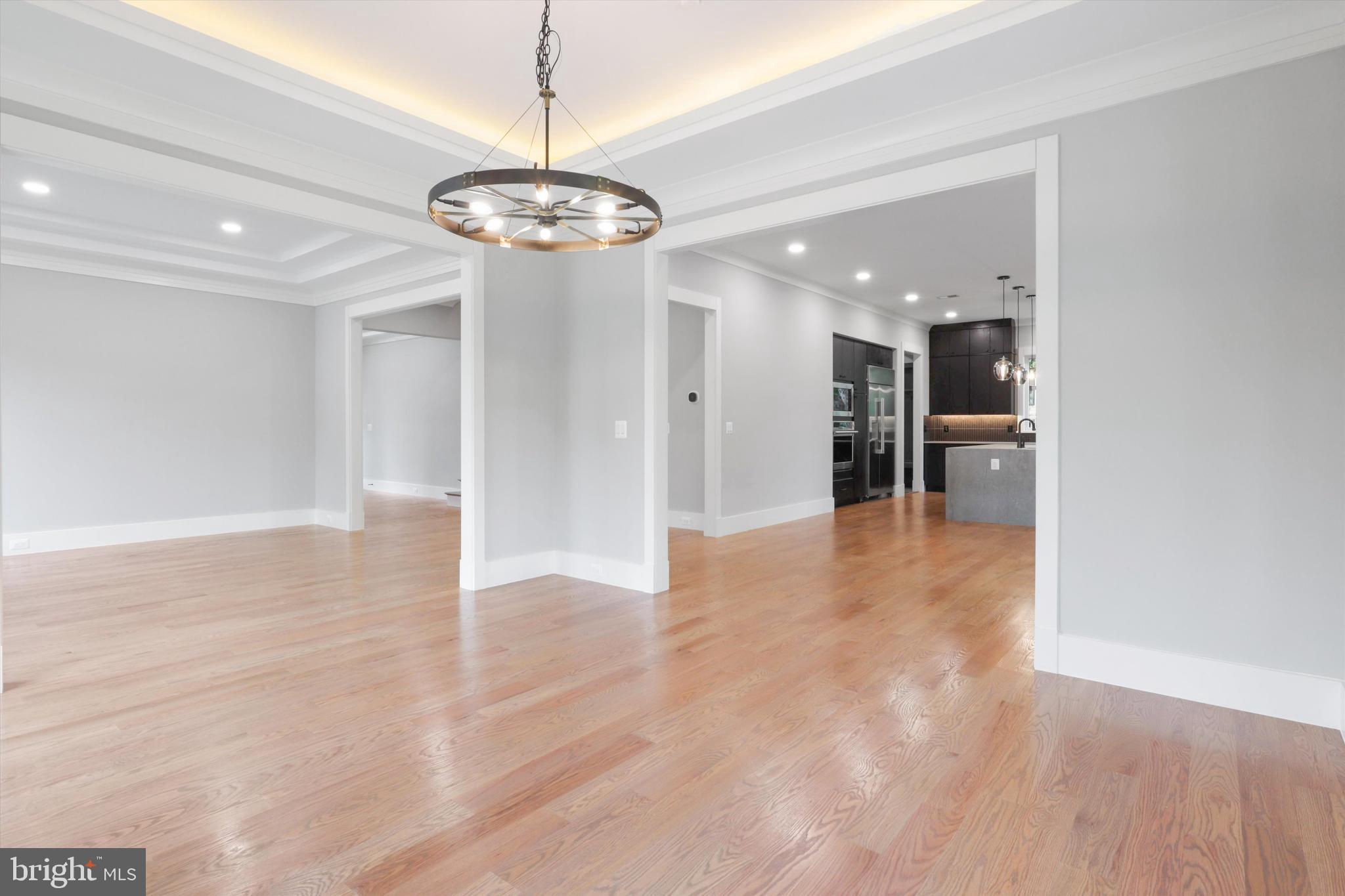 VIENNA WOODS - Residential