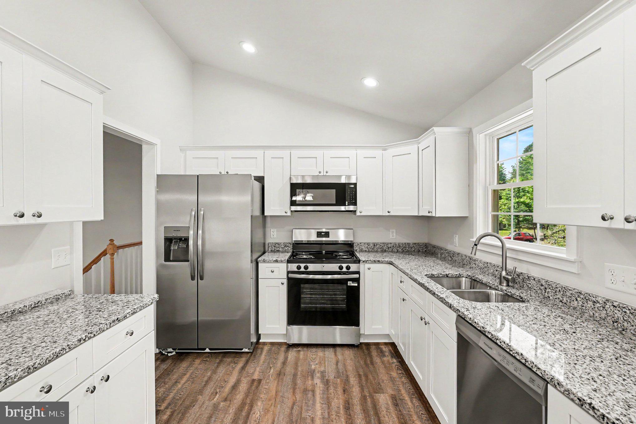 WESTMORELAND SHORES - Residential