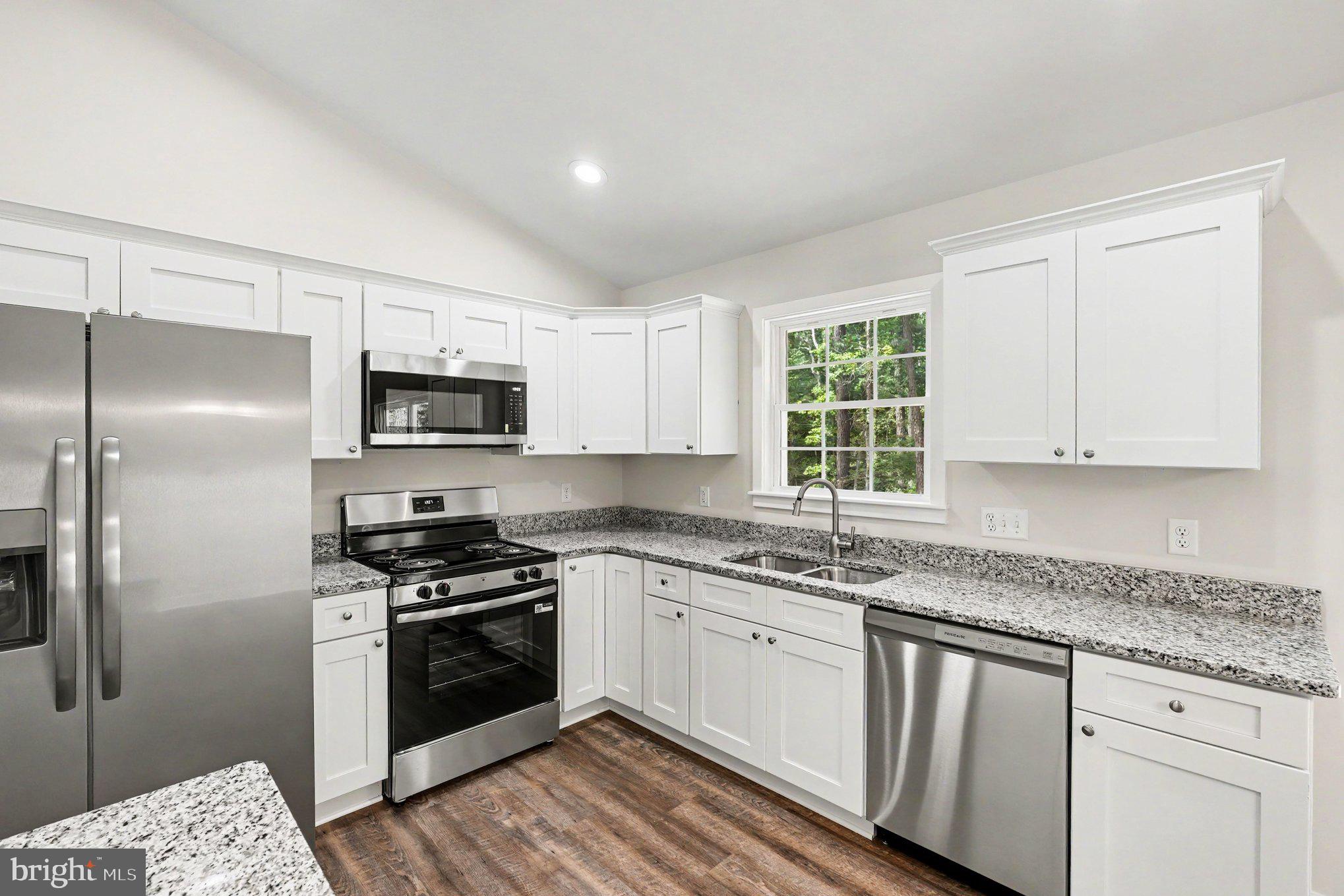 WESTMORELAND SHORES - Residential