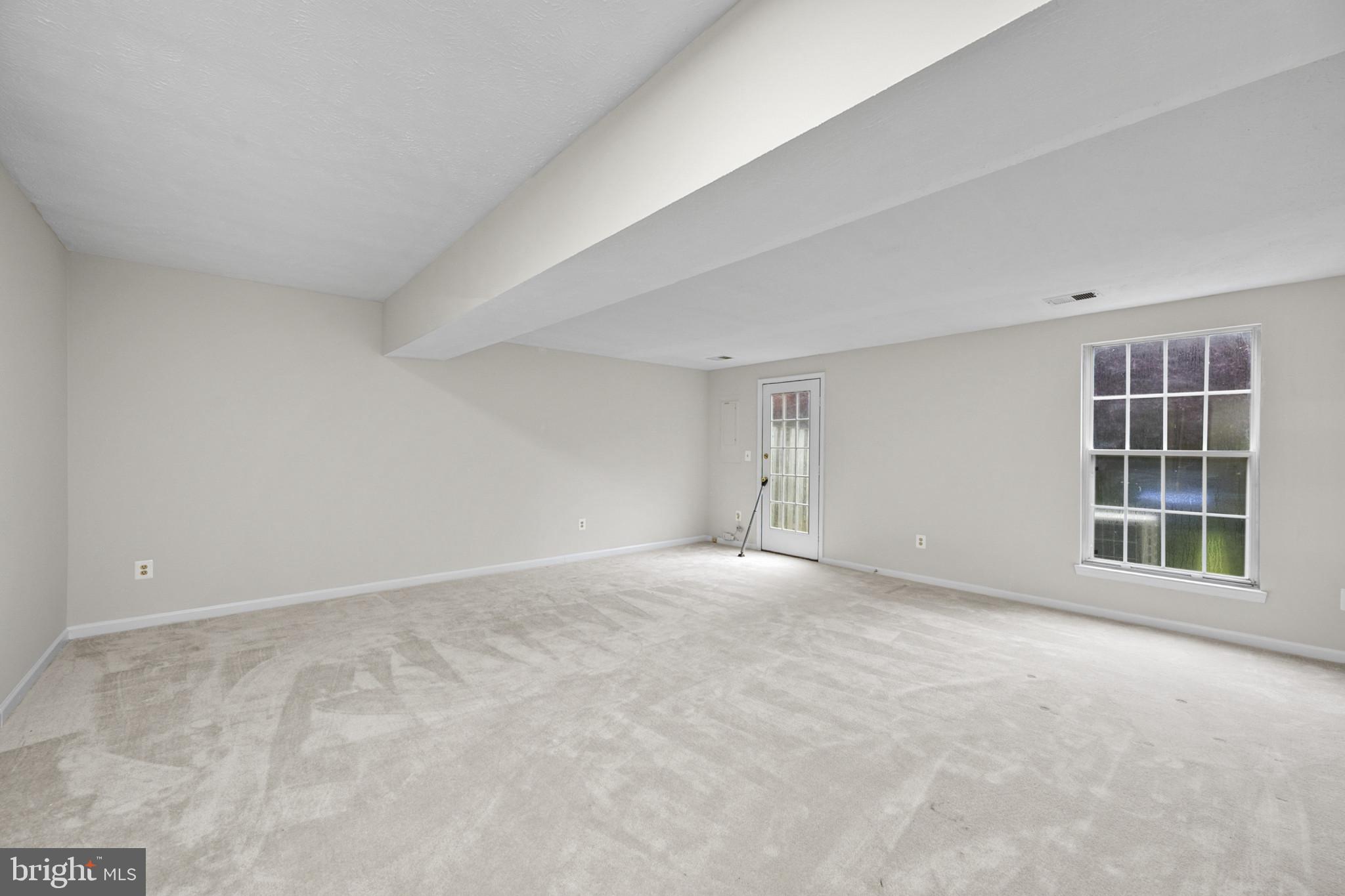 ASHBURN VILLAGE - Residential