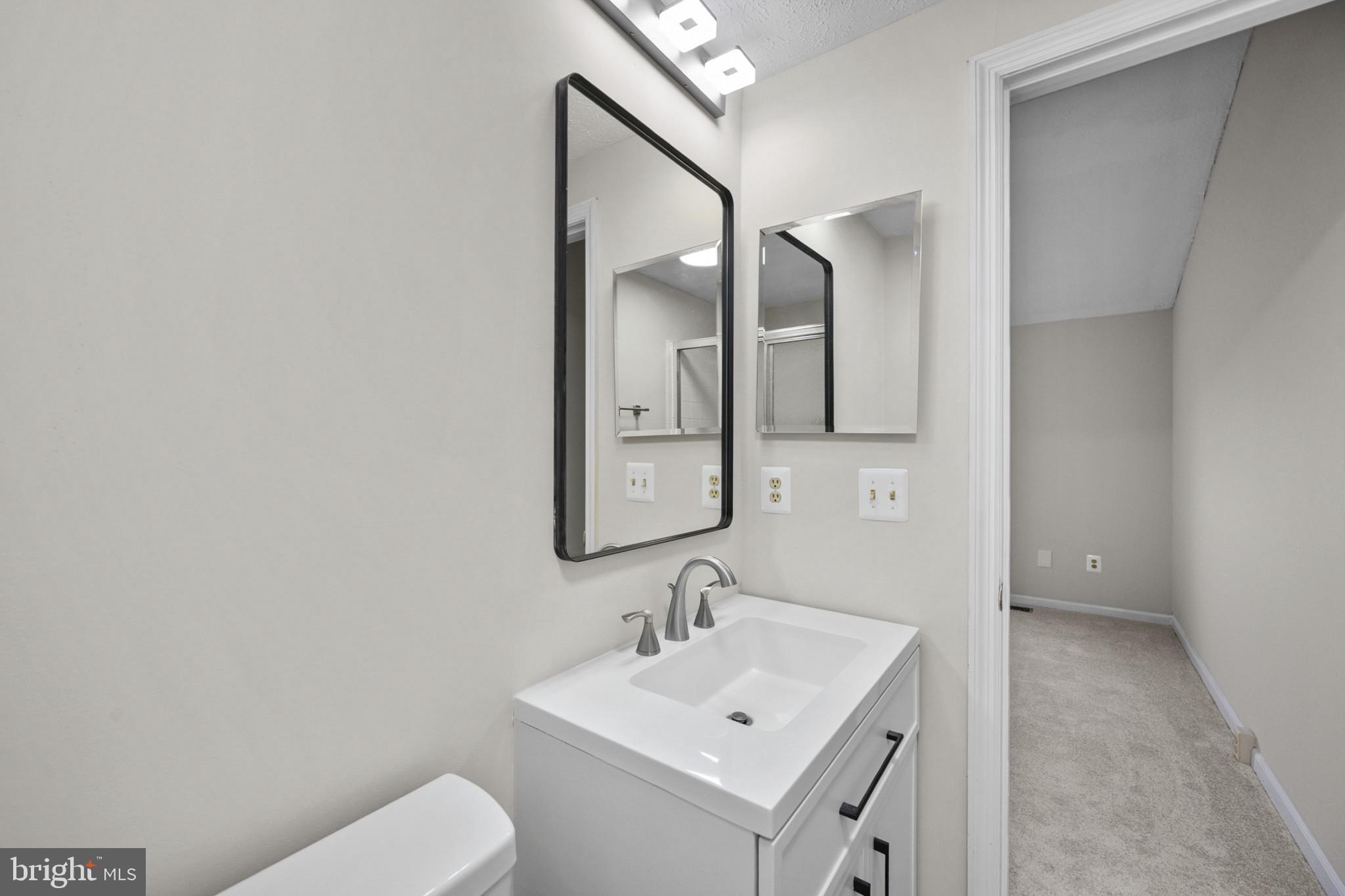 ASHBURN VILLAGE - Residential