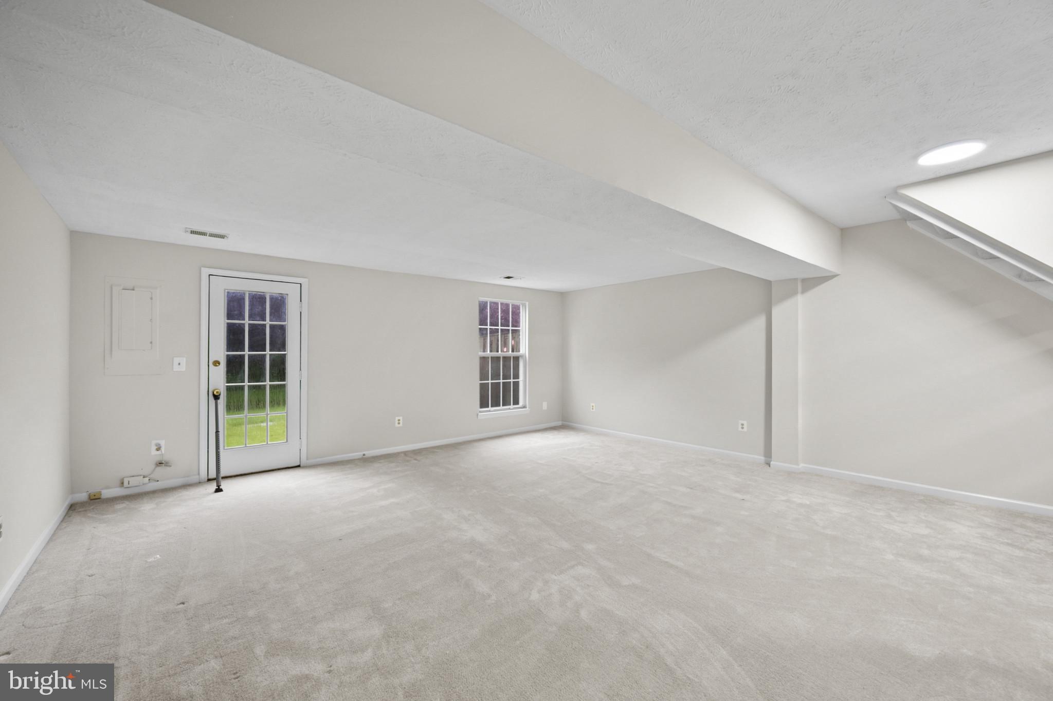 ASHBURN VILLAGE - Residential