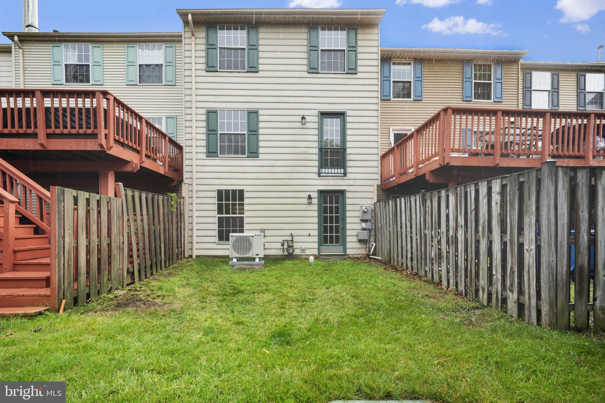 ASHBURN VILLAGE - Residential