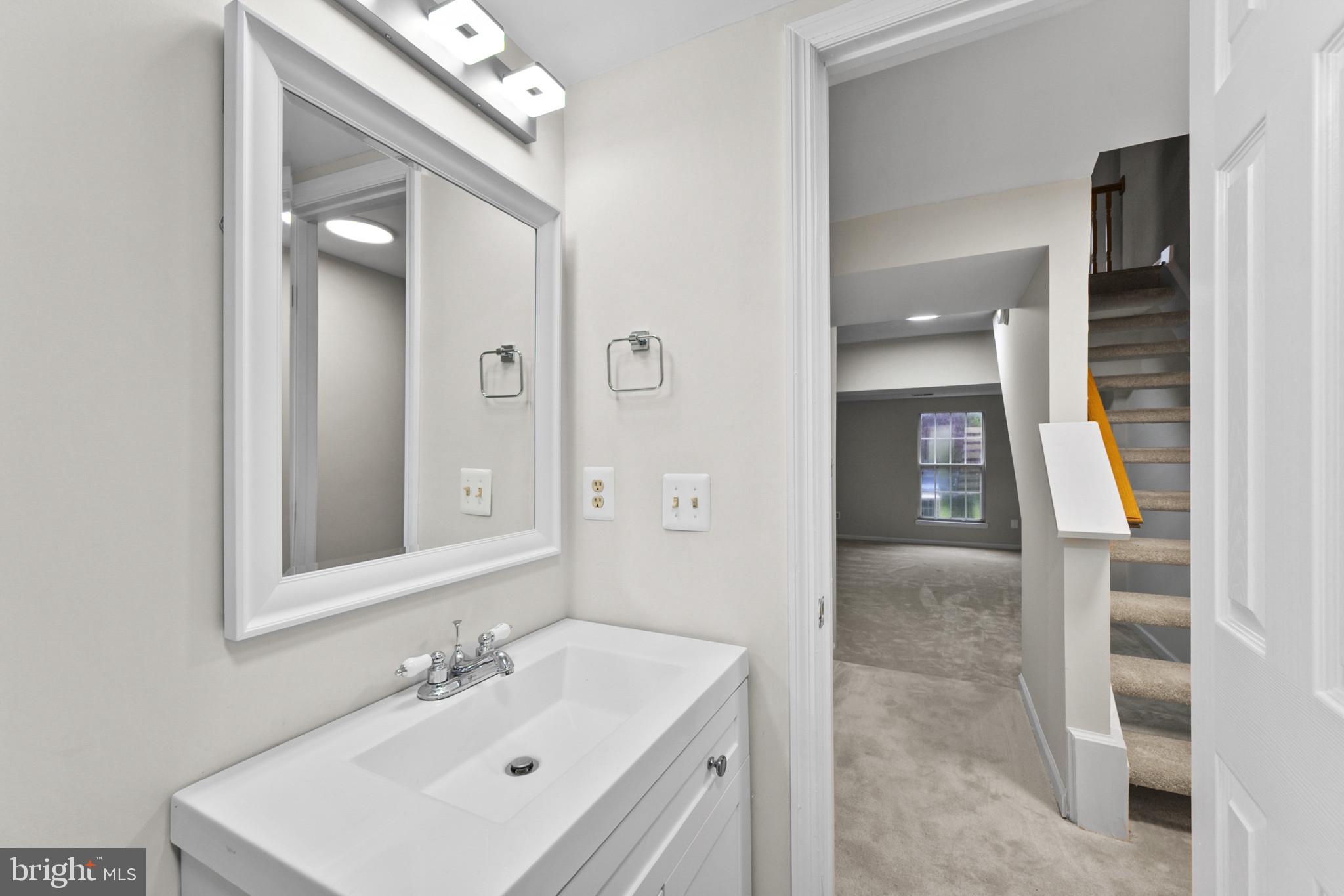 ASHBURN VILLAGE - Residential
