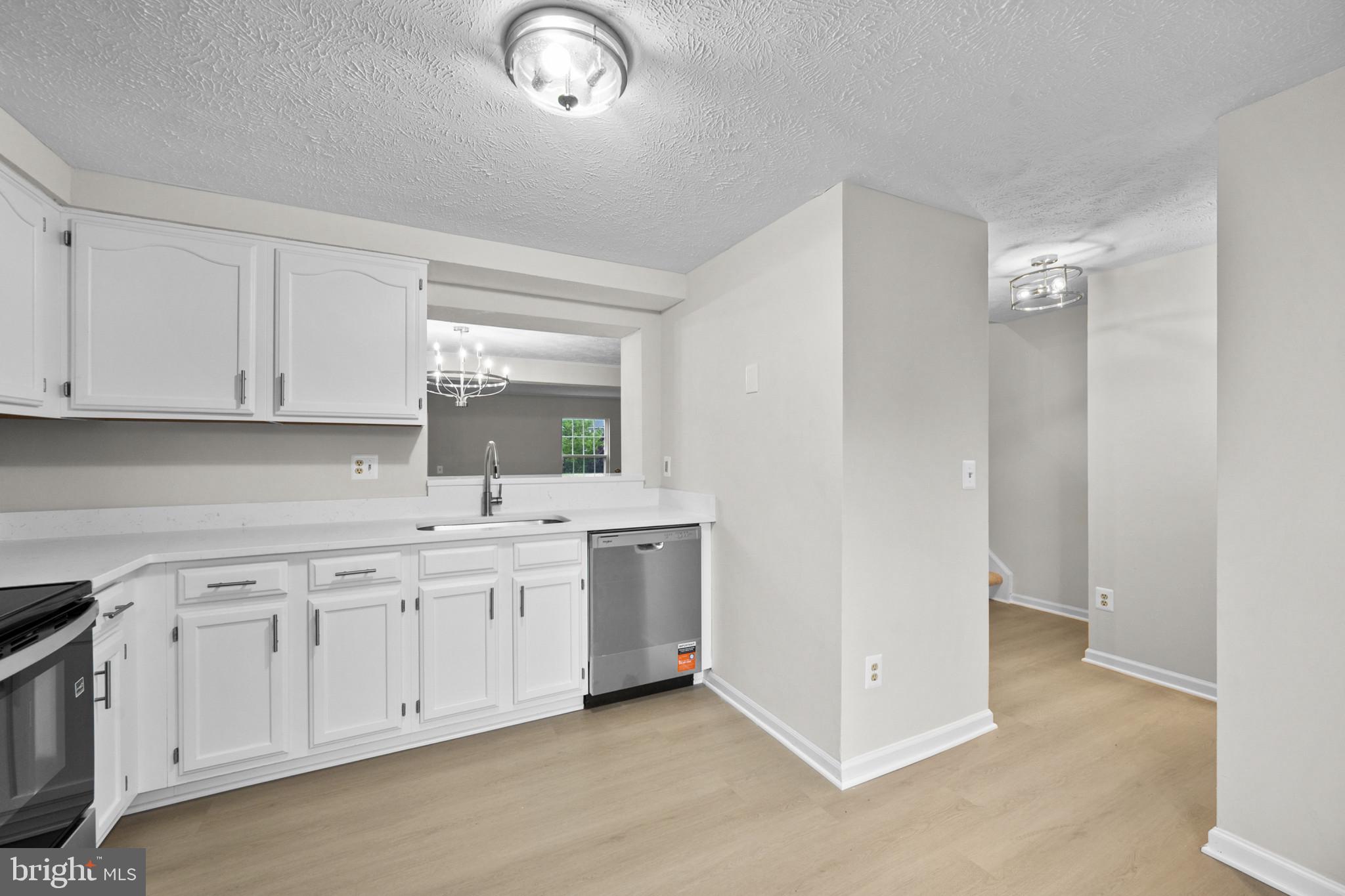 ASHBURN VILLAGE - Residential