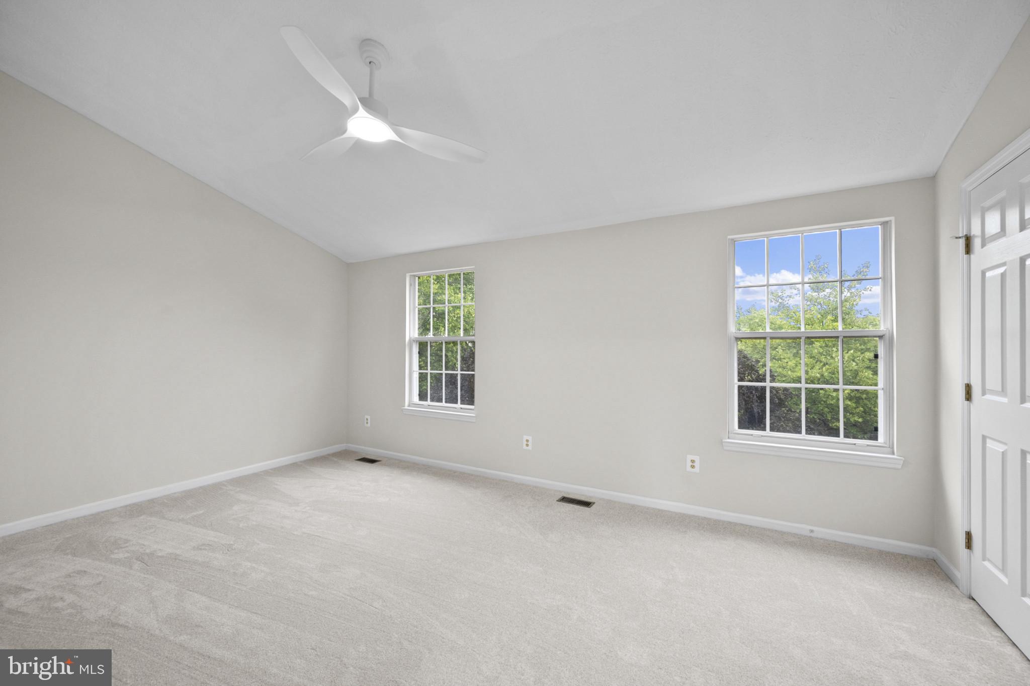 ASHBURN VILLAGE - Residential