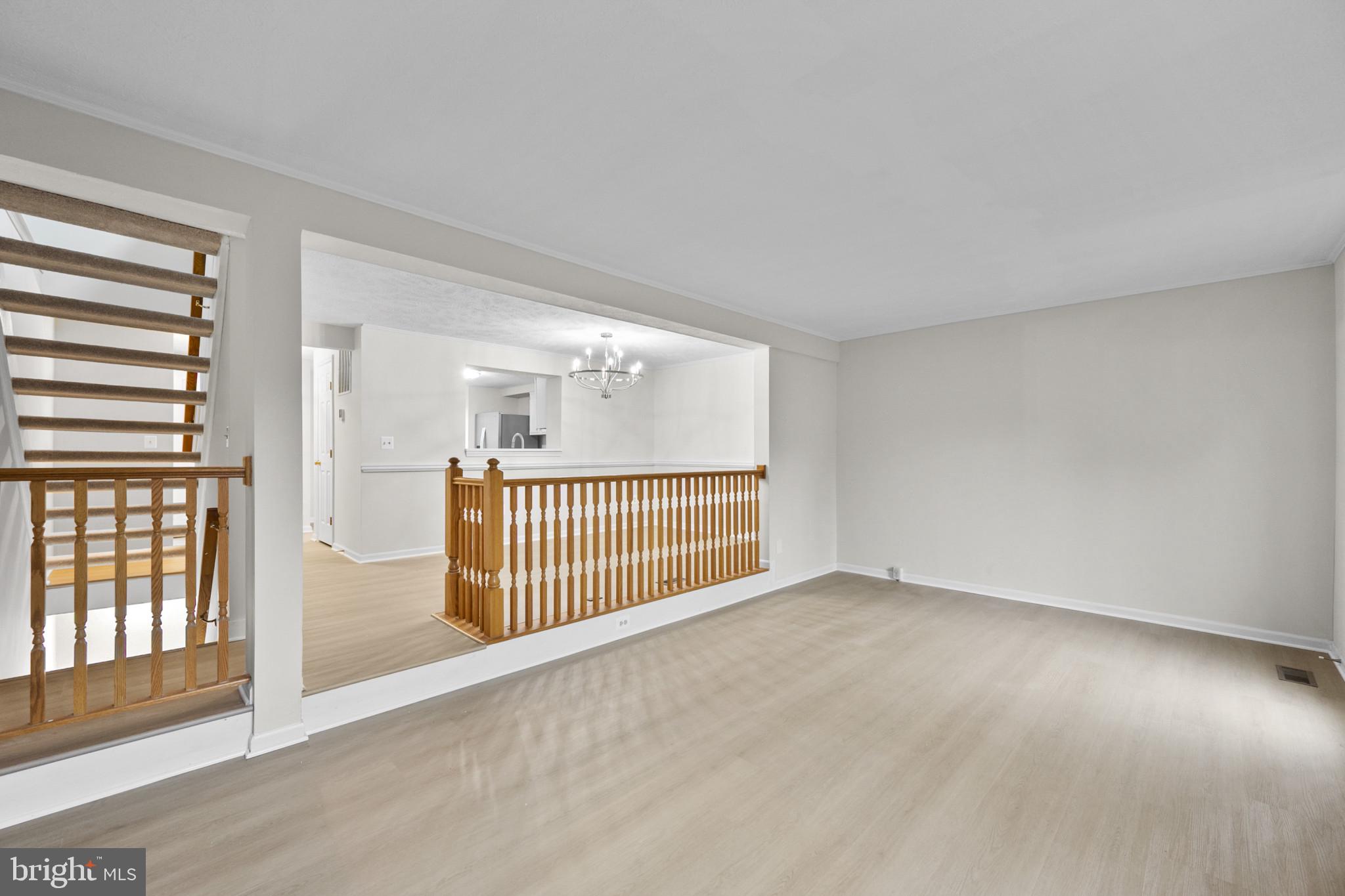 ASHBURN VILLAGE - Residential