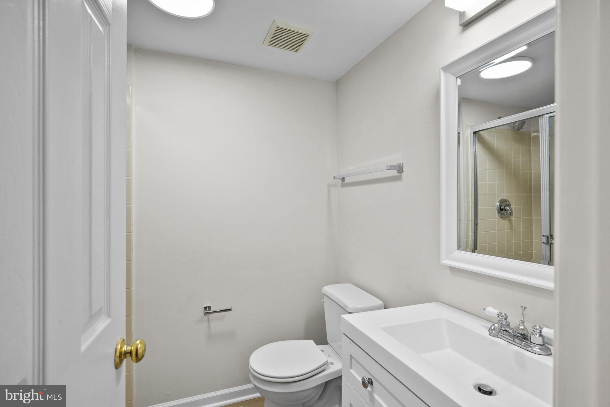 ASHBURN VILLAGE - Residential