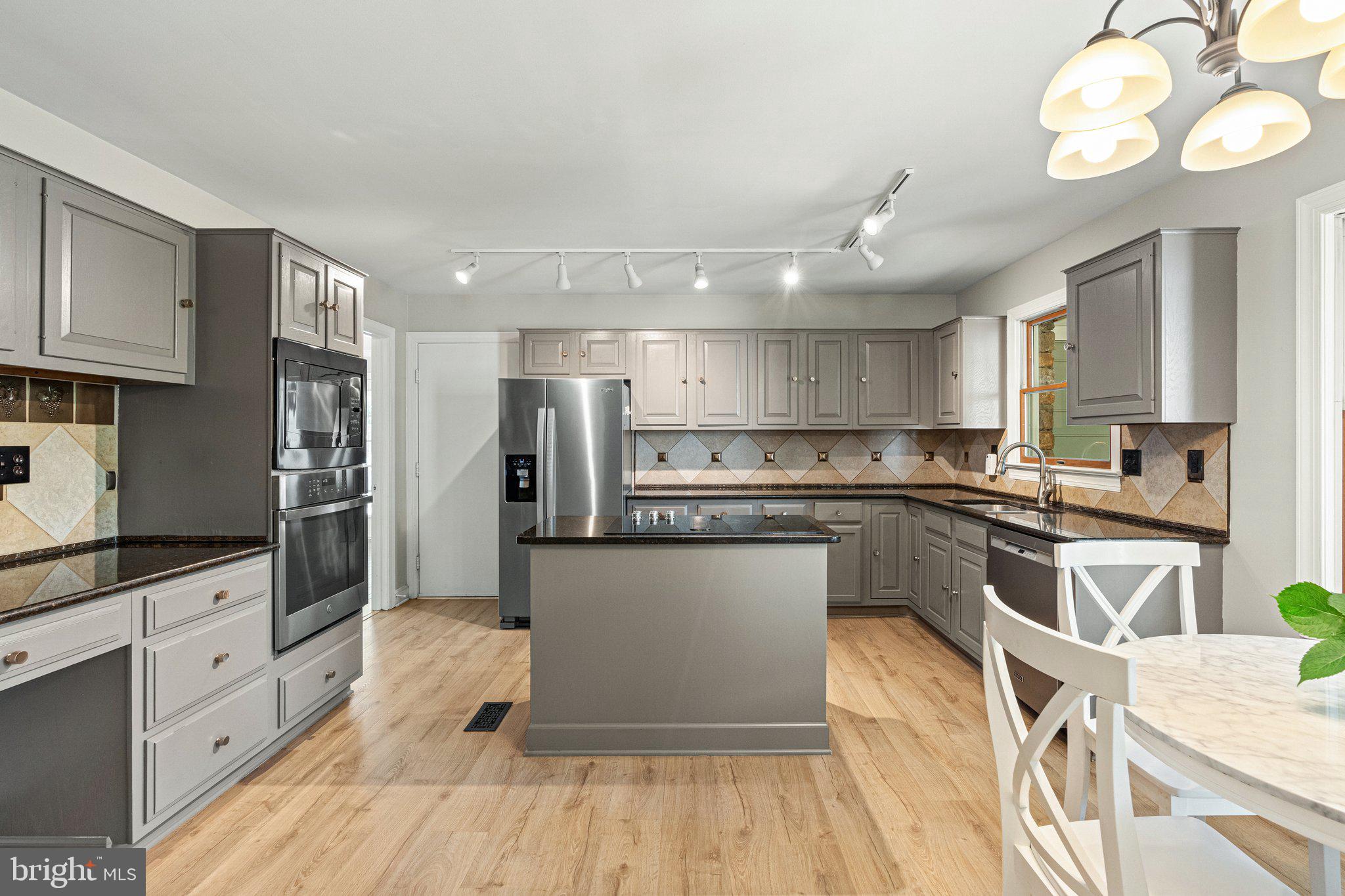 LINCOLN ACRES - Residential
