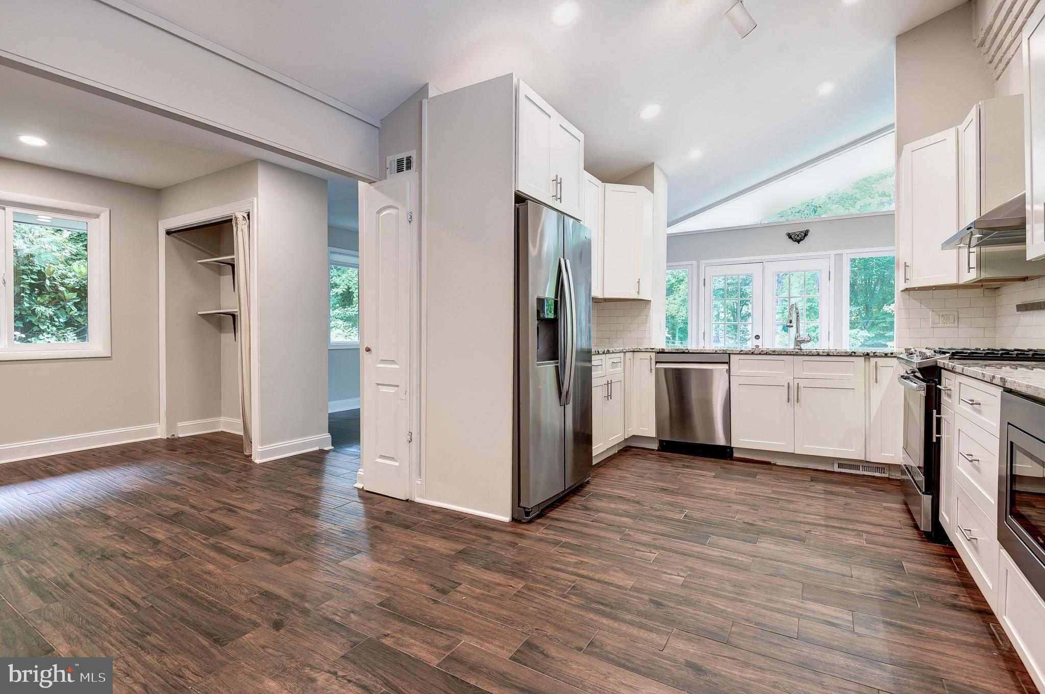 BANNOCKBURN ESTATES - Residential