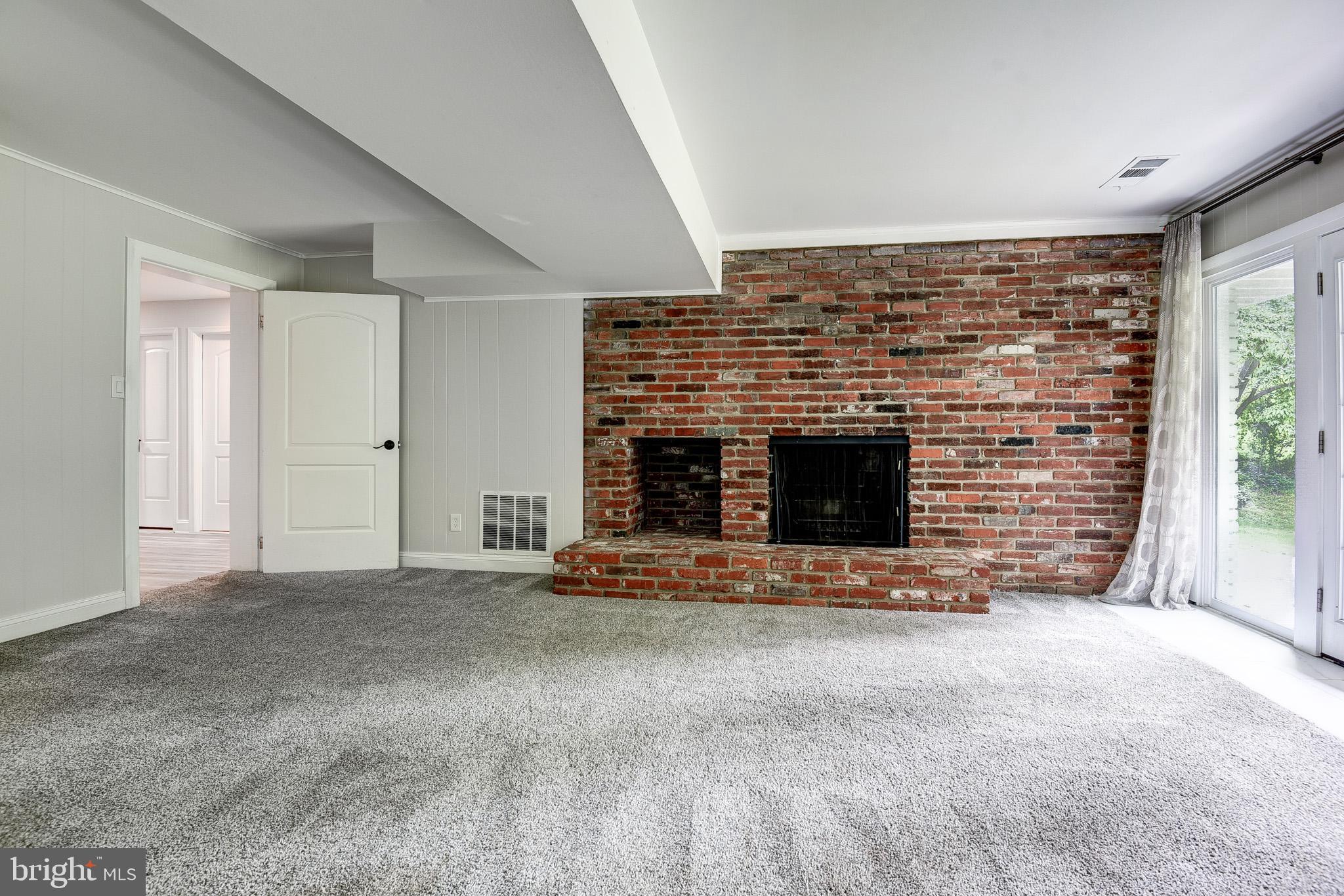 BANNOCKBURN ESTATES - Residential