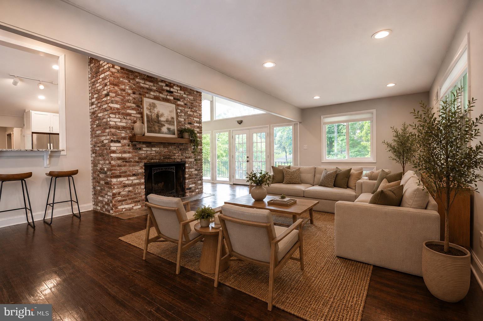 BANNOCKBURN ESTATES - Residential