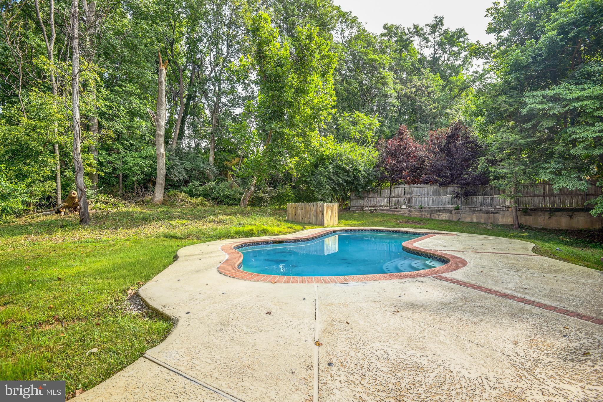 BANNOCKBURN ESTATES - Residential
