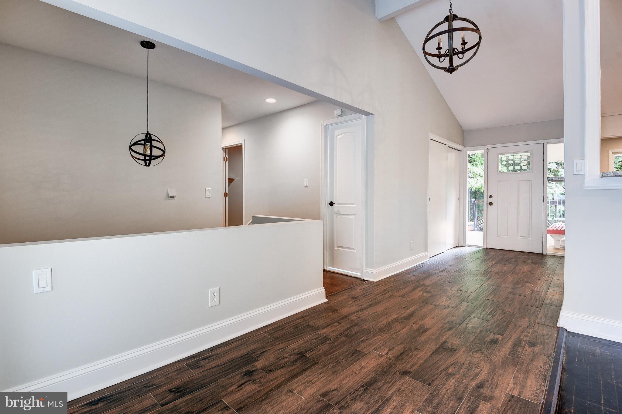 BANNOCKBURN ESTATES - Residential