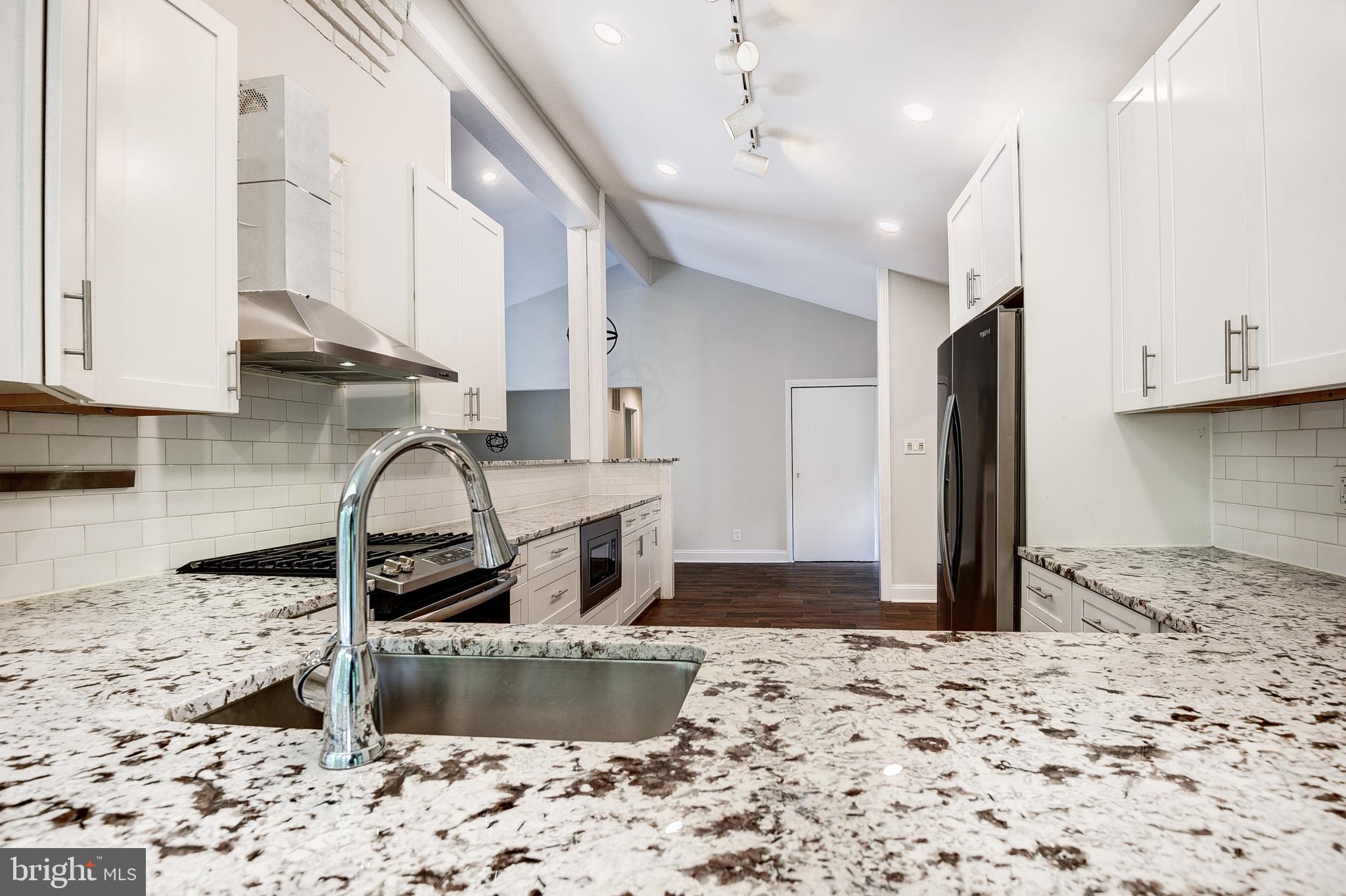 BANNOCKBURN ESTATES - Residential