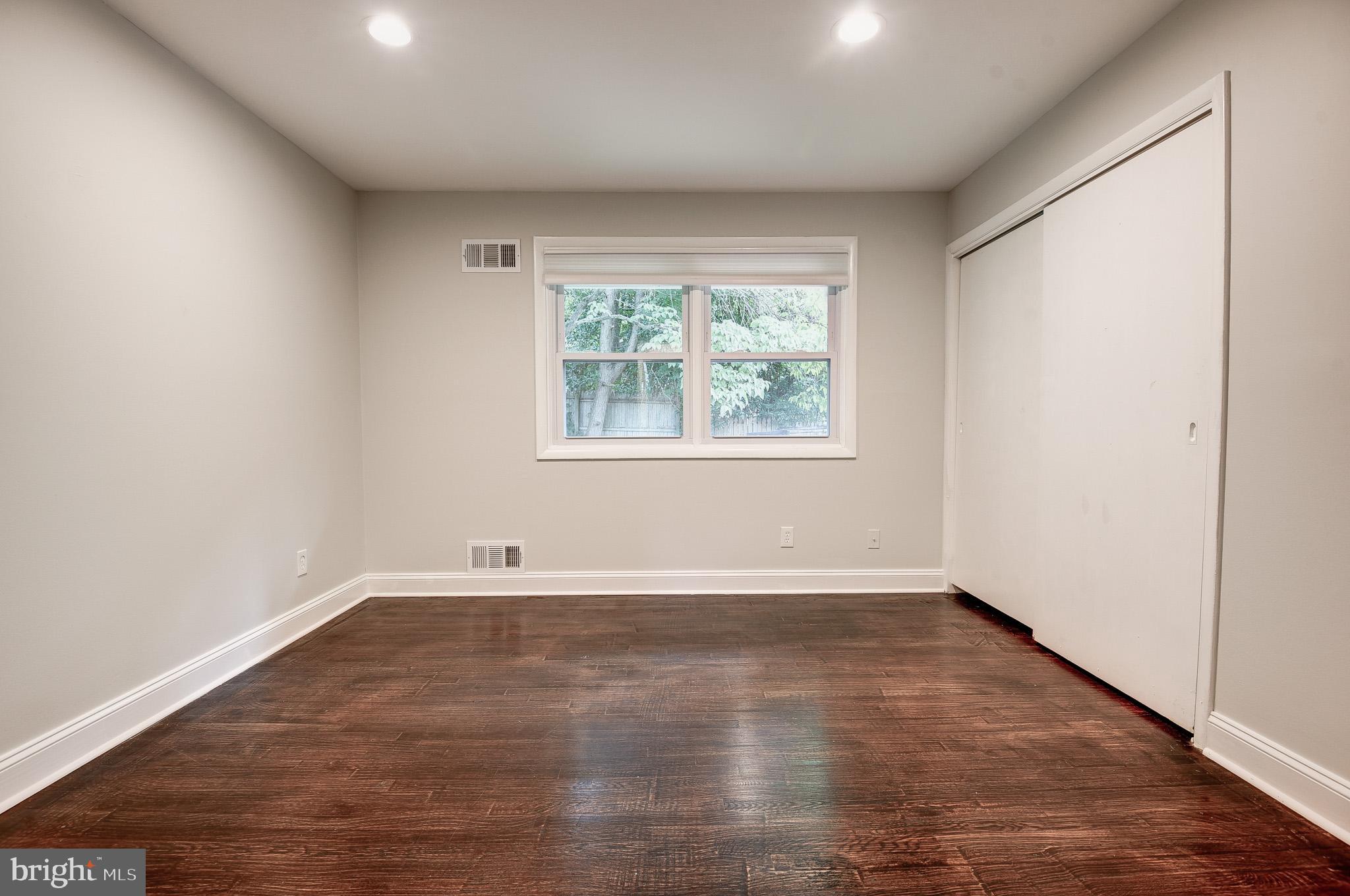 BANNOCKBURN ESTATES - Residential