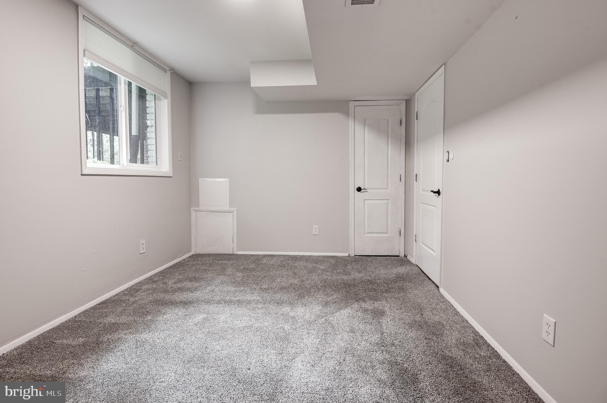 BANNOCKBURN ESTATES - Residential
